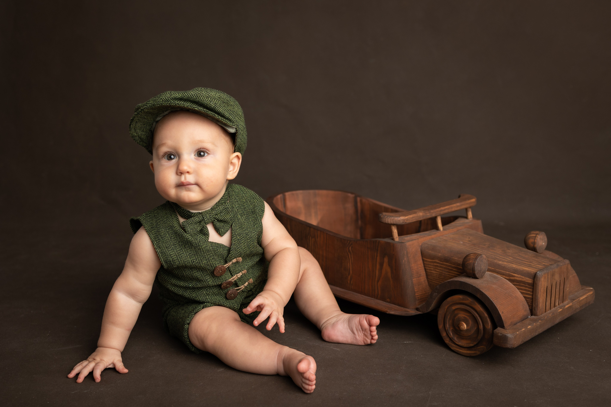 От 9 месяцев  - Фотограф новорожденных: магия детства в каждом снимке. Фотограф новорожденных: волшебные моменты первых дней жизни