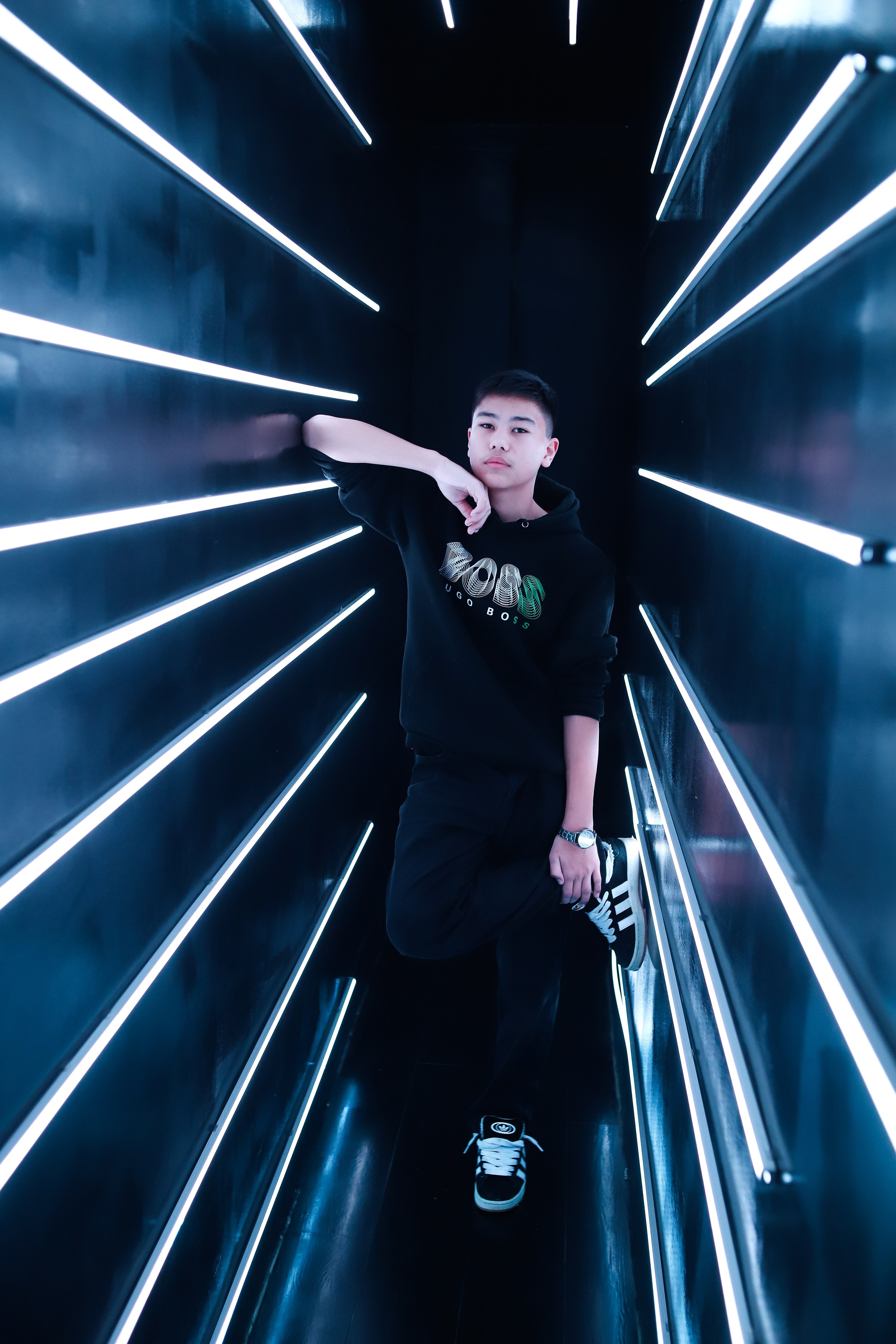 9 Класс в студии с неоном и белой циклорамой. Фотограф в Сургуте Брызгунова Анастасия