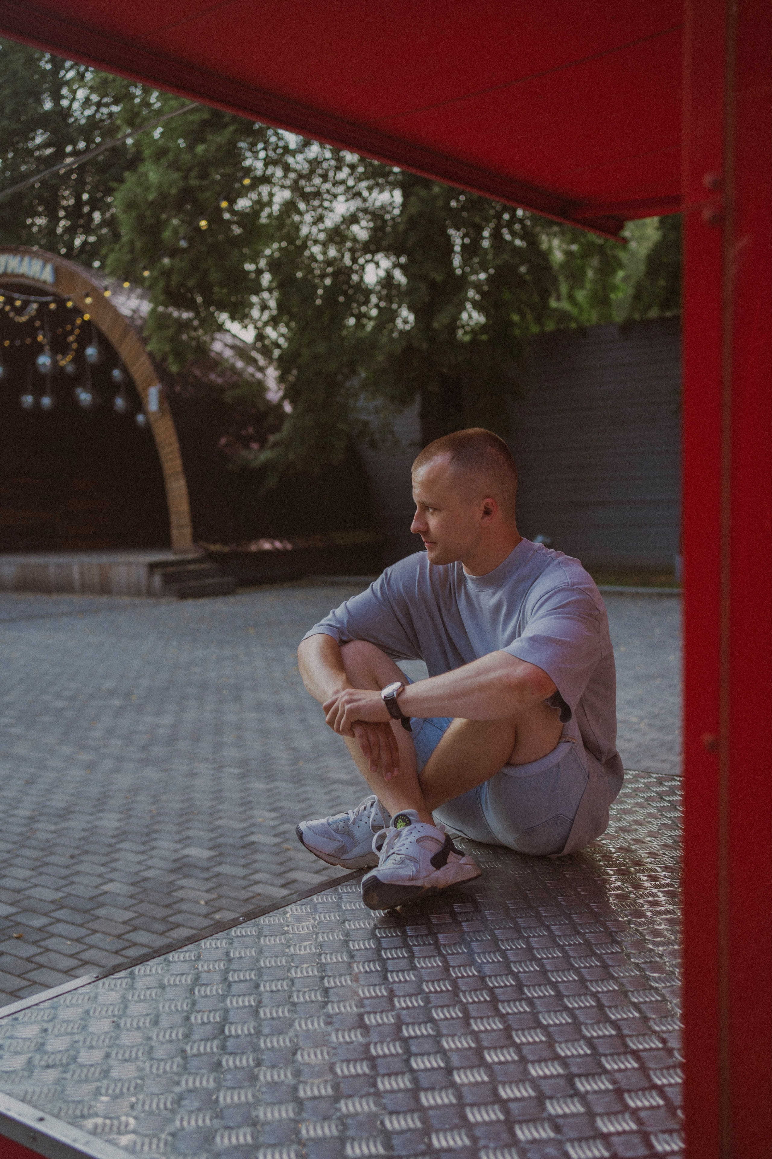 В кадре: педагог. Творческие фотосессии в Москве. Фотоальбом лидера группы ЯЛО