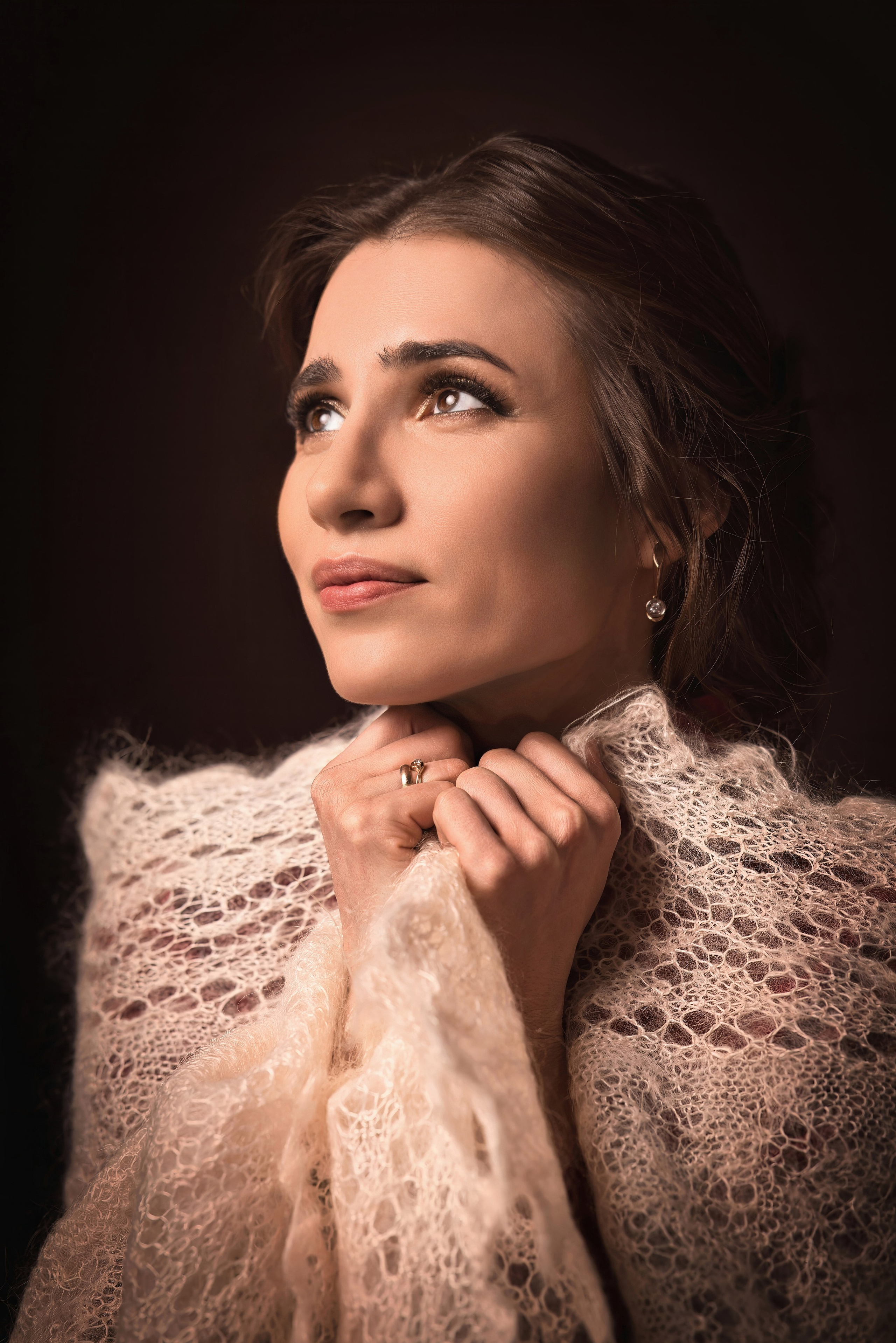 В шали. Фотограф Денис Кривопусков