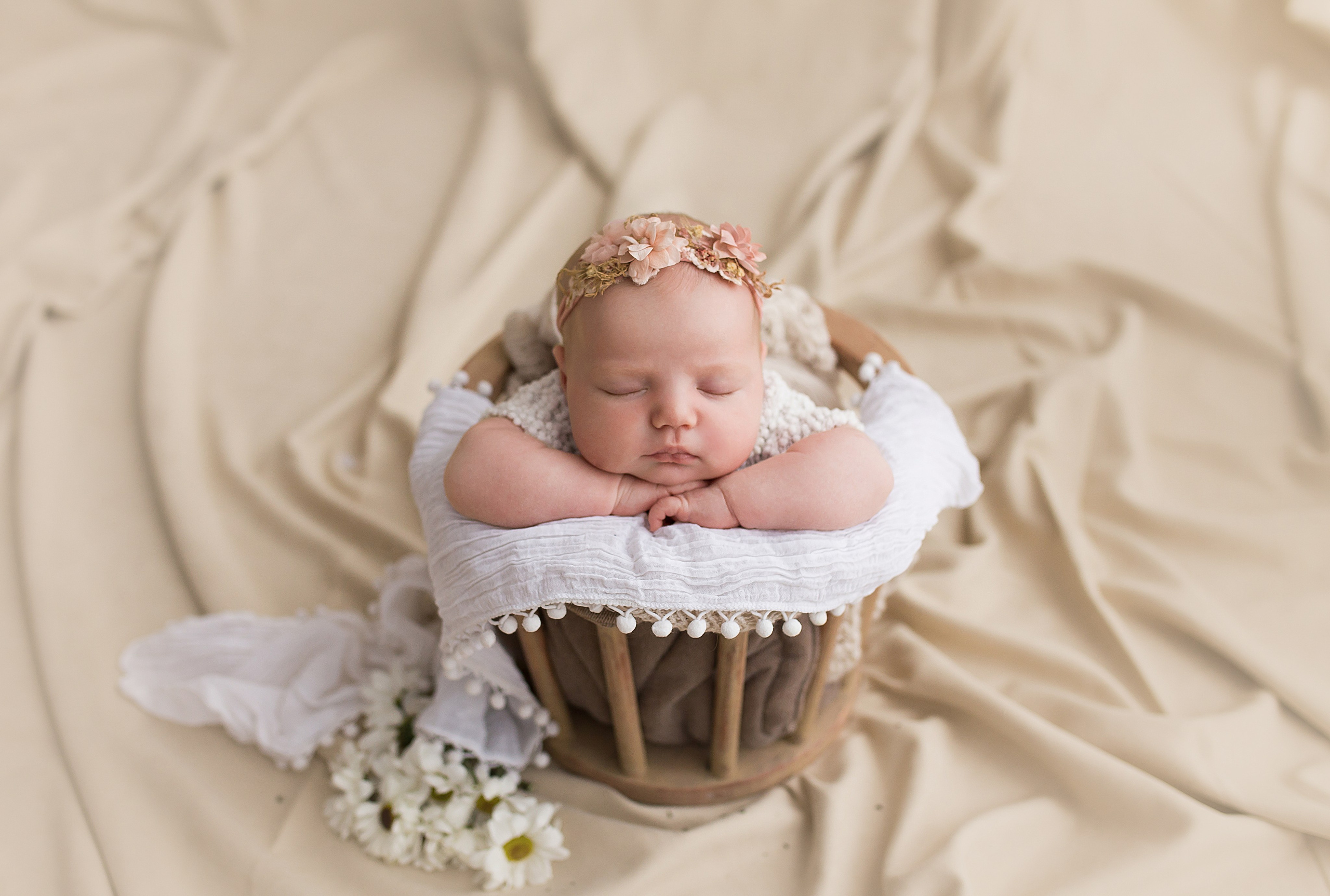 Фотосессия новорождённого. Фотограф новорождённых малышей и детский фотограф В Казани Лана Максим