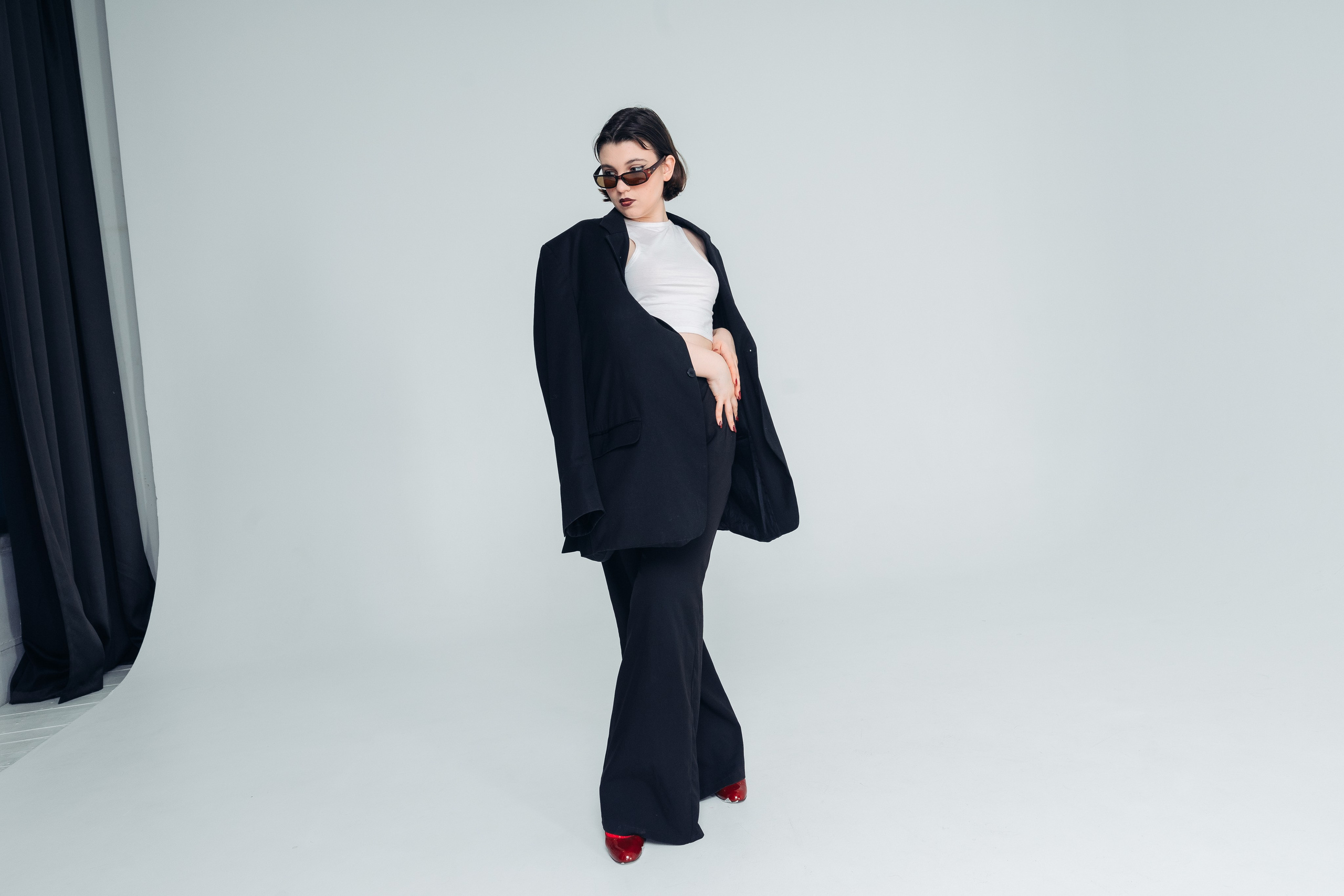 Я профессиональный фотограф, специализирующийся на *свадебной* и *семейной фотосъёмке* в Санкт-Петербурге. Самые искренние эмоции. Роман Шитиков —свадебный, семейный фотограф в Санкт-Петербурге