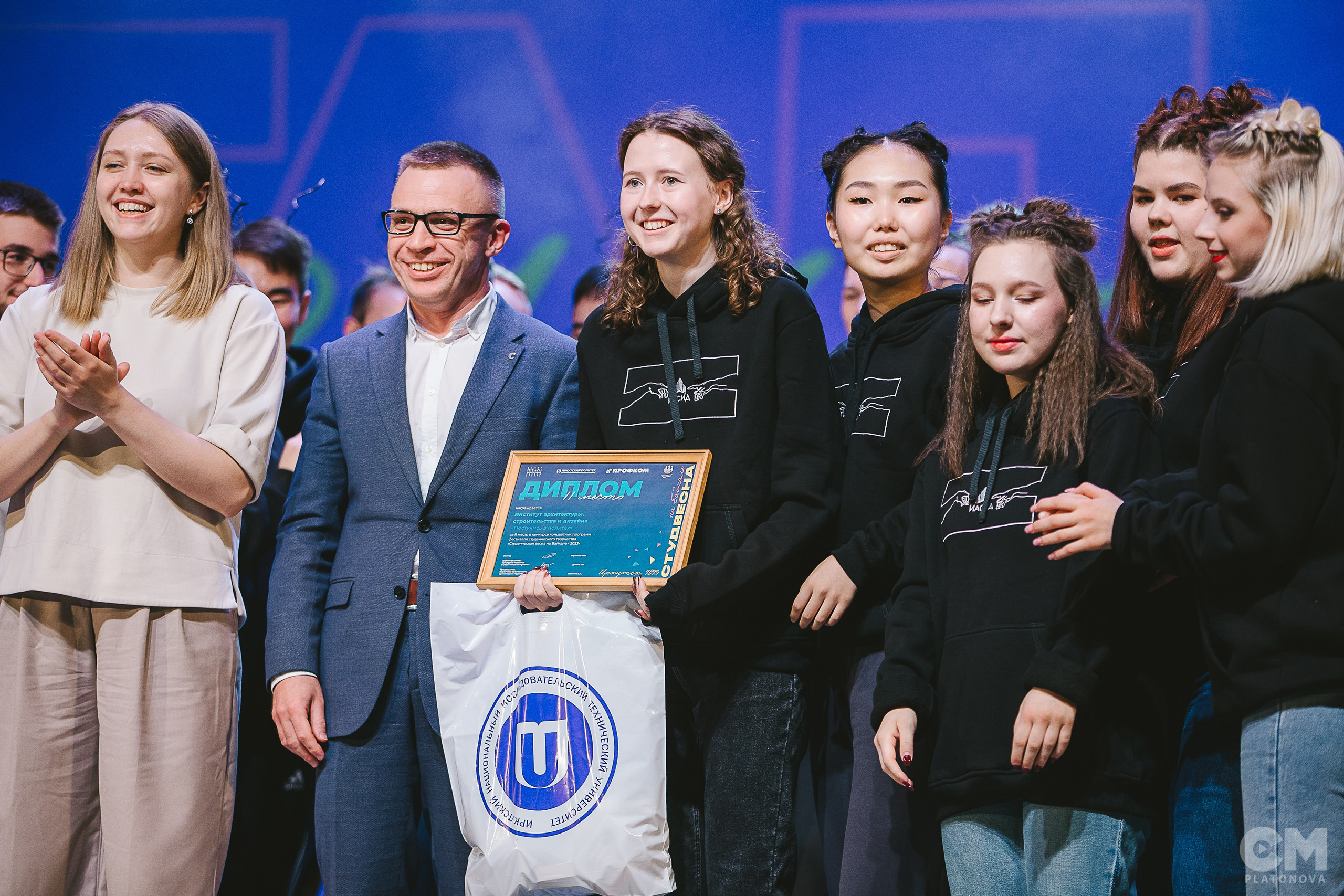 Концерты, сцена. Репортажный и спортивный фотограф Аня Платонова