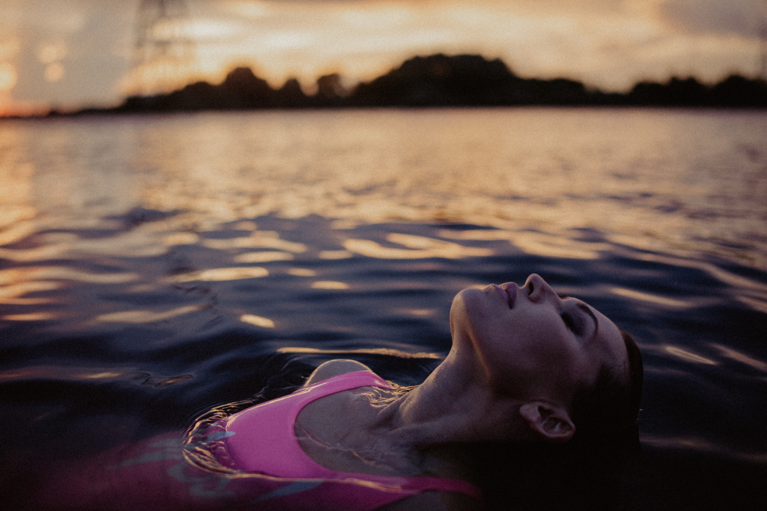 Ирина на Рождественской и на Гребном канале. Главная