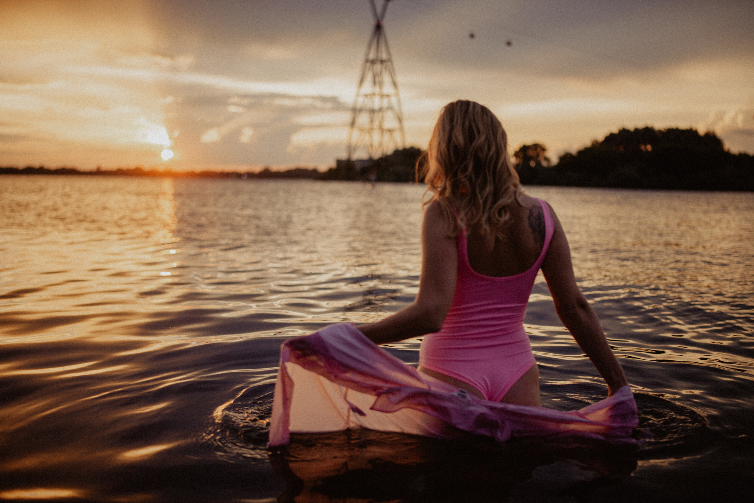 Ирина на Рождественской и на Гребном канале. Главная