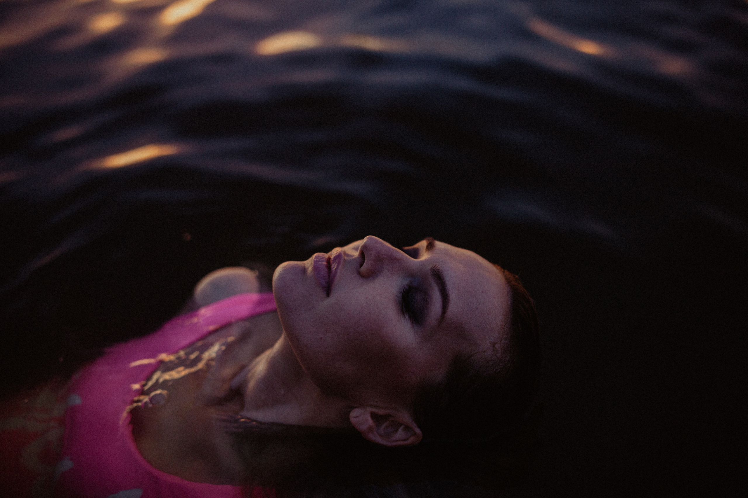 Ирина на Рождественской и на Гребном канале. Главная