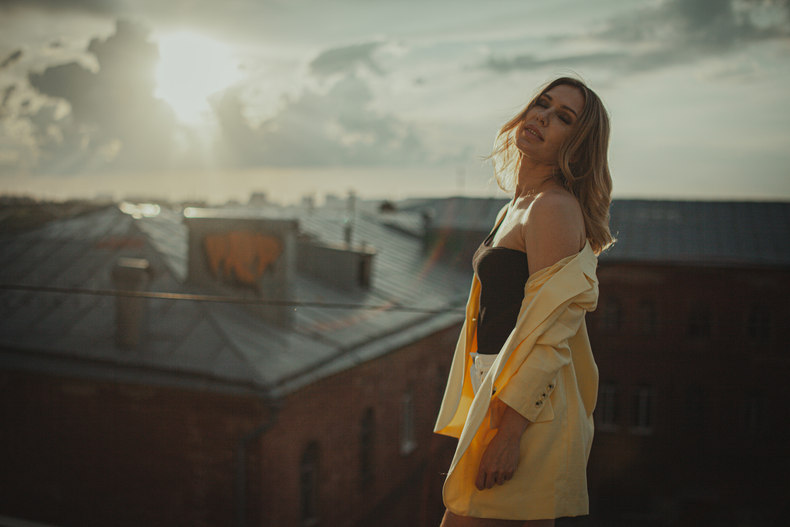 Ирина на Рождественской и на Гребном канале. Главная