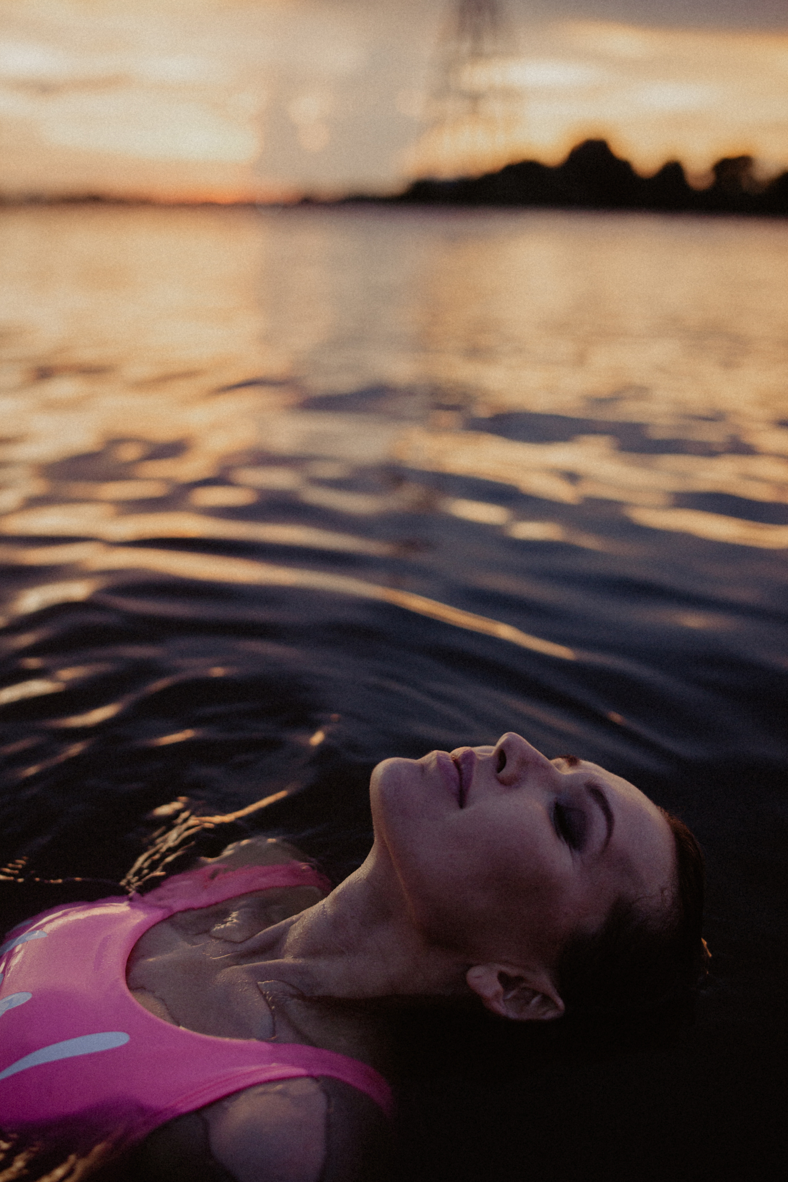 Ирина на Рождественской и на Гребном канале. Главная