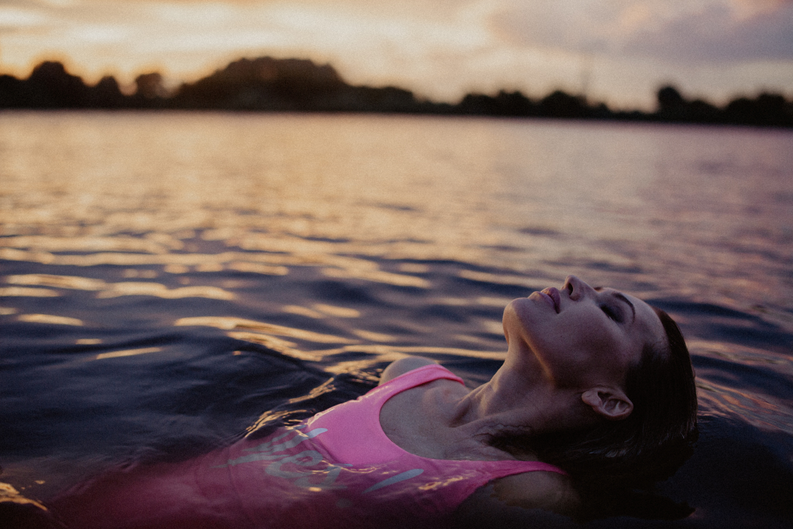 Ирина на Рождественской и на Гребном канале. Главная