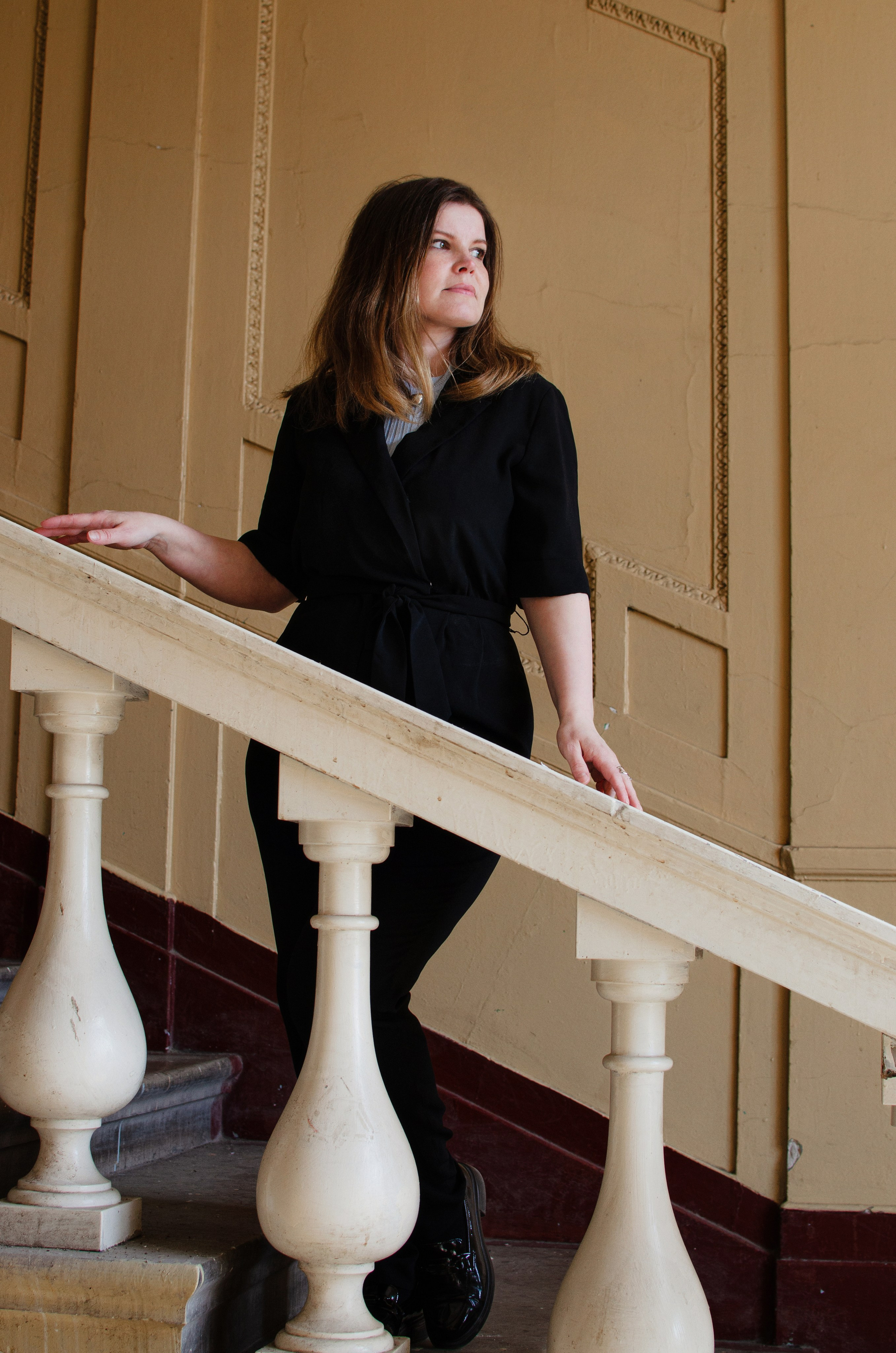 Фотопрогулка по питерским дворикам и парадным в формате разведки новых мест. Портретный и репортажный фотограф в Санкт-Петербурге Варвара Жукова