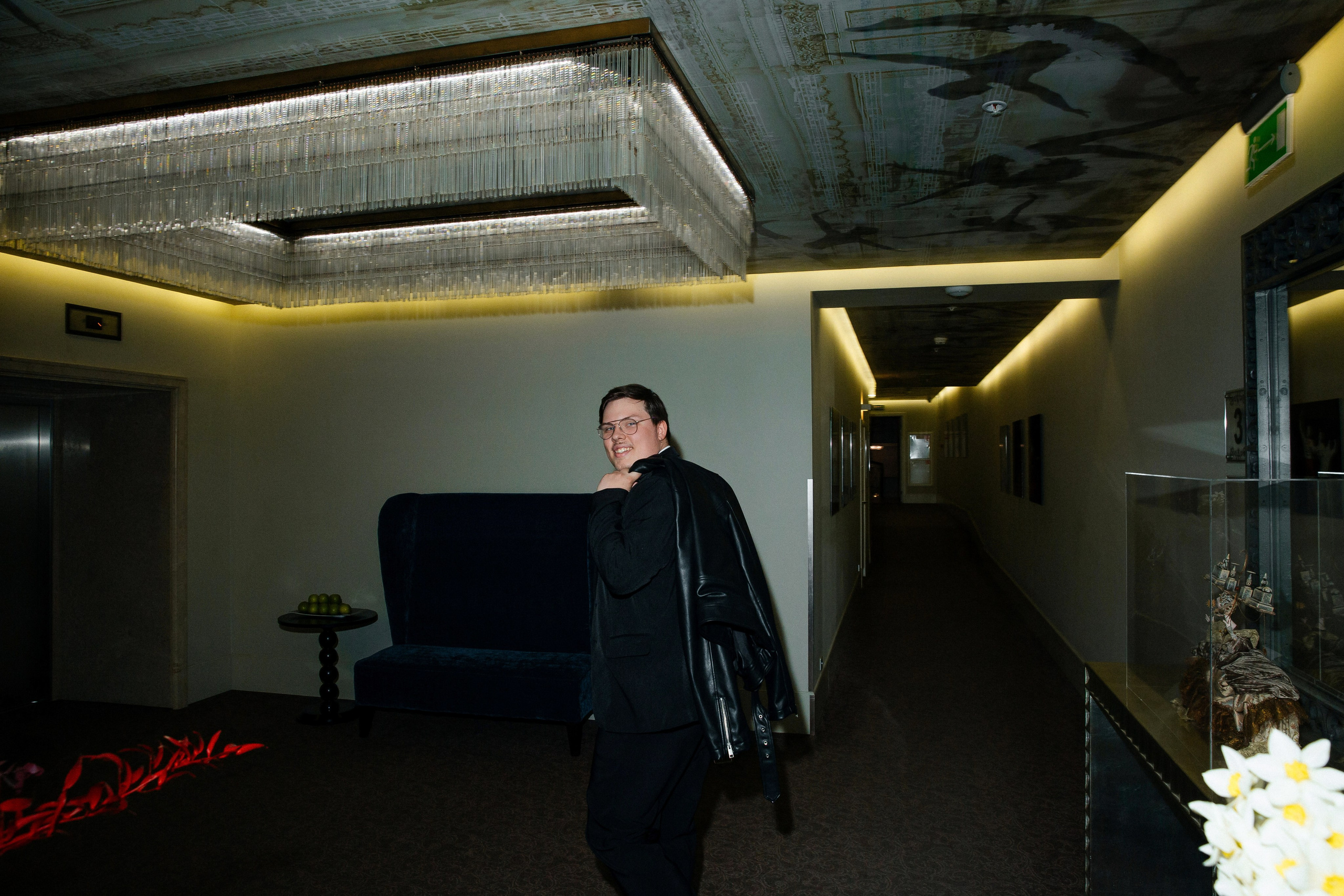 Съемка в отеле и регистрация прохладным майским днем. Свадебный фотограф в Санкт-Петербурге Вика Стукачева