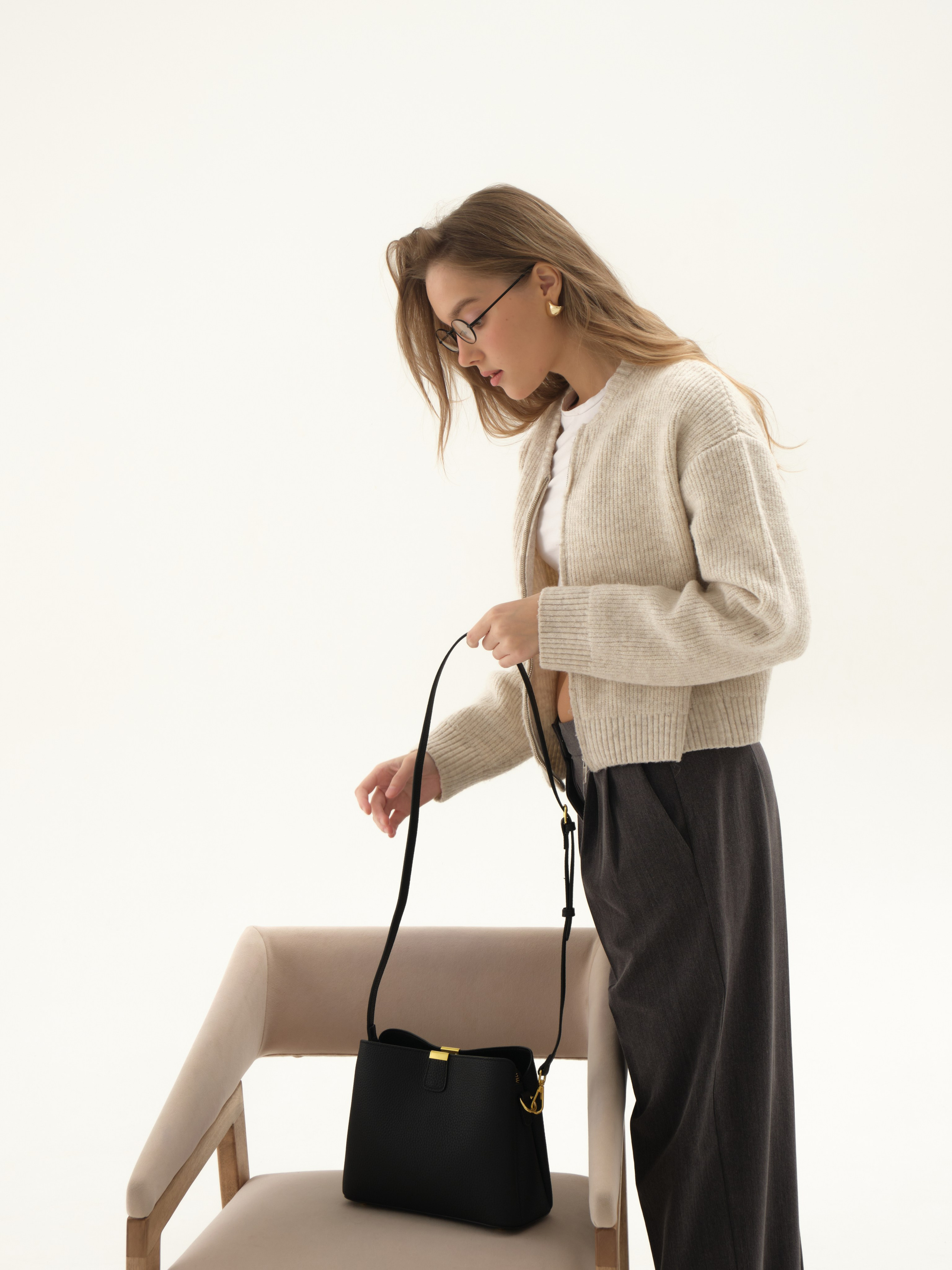 Съемка для маркетплейса, сумки / фотоаппарат. Привет) Меня зовут Анита и я фотограф из Сургута