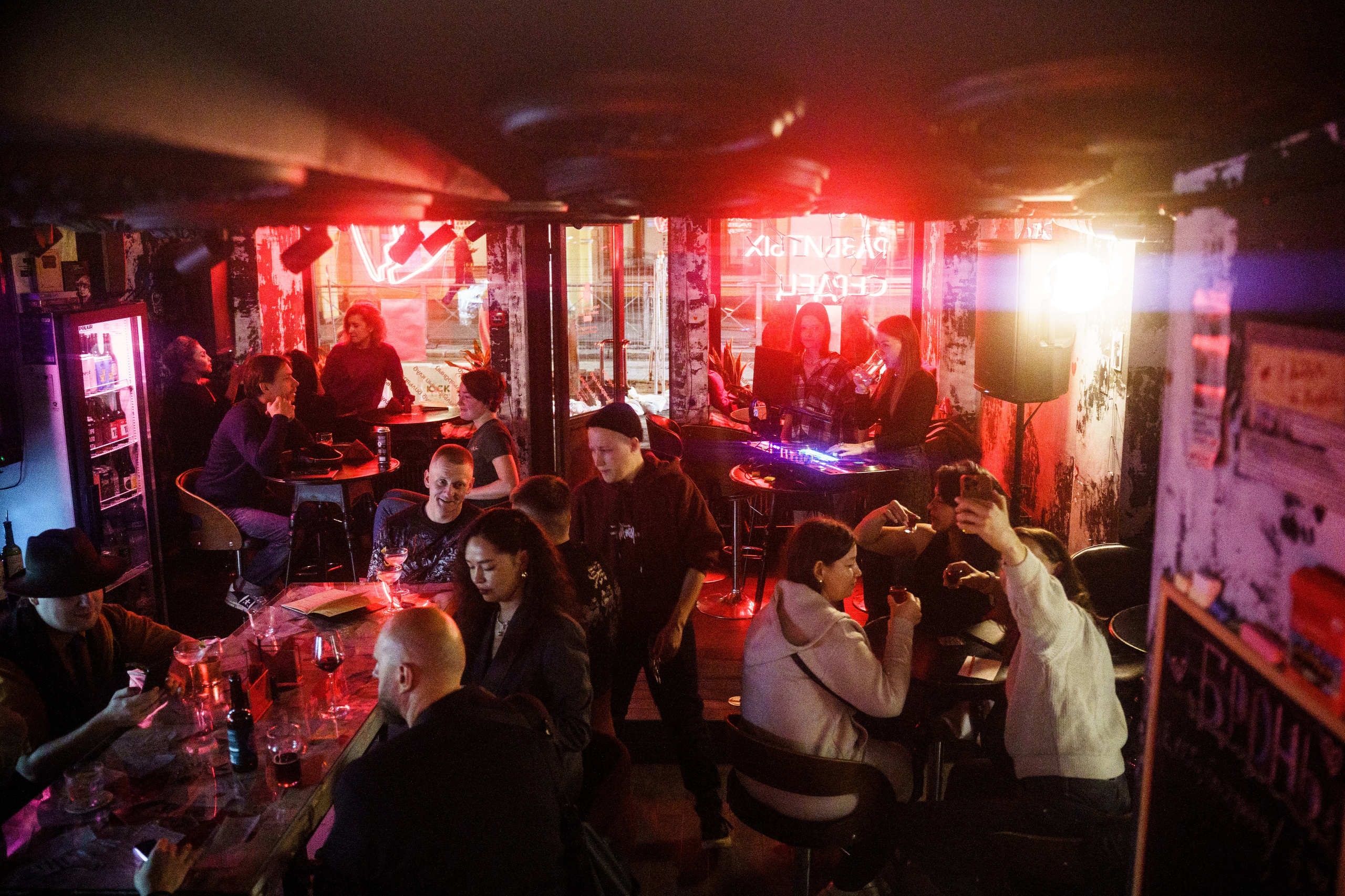 Из Сибири с любовью. Бар разбитых сердец. Концертный и репортажный фотограф в Санкт-Петербурге Слава Пахомов