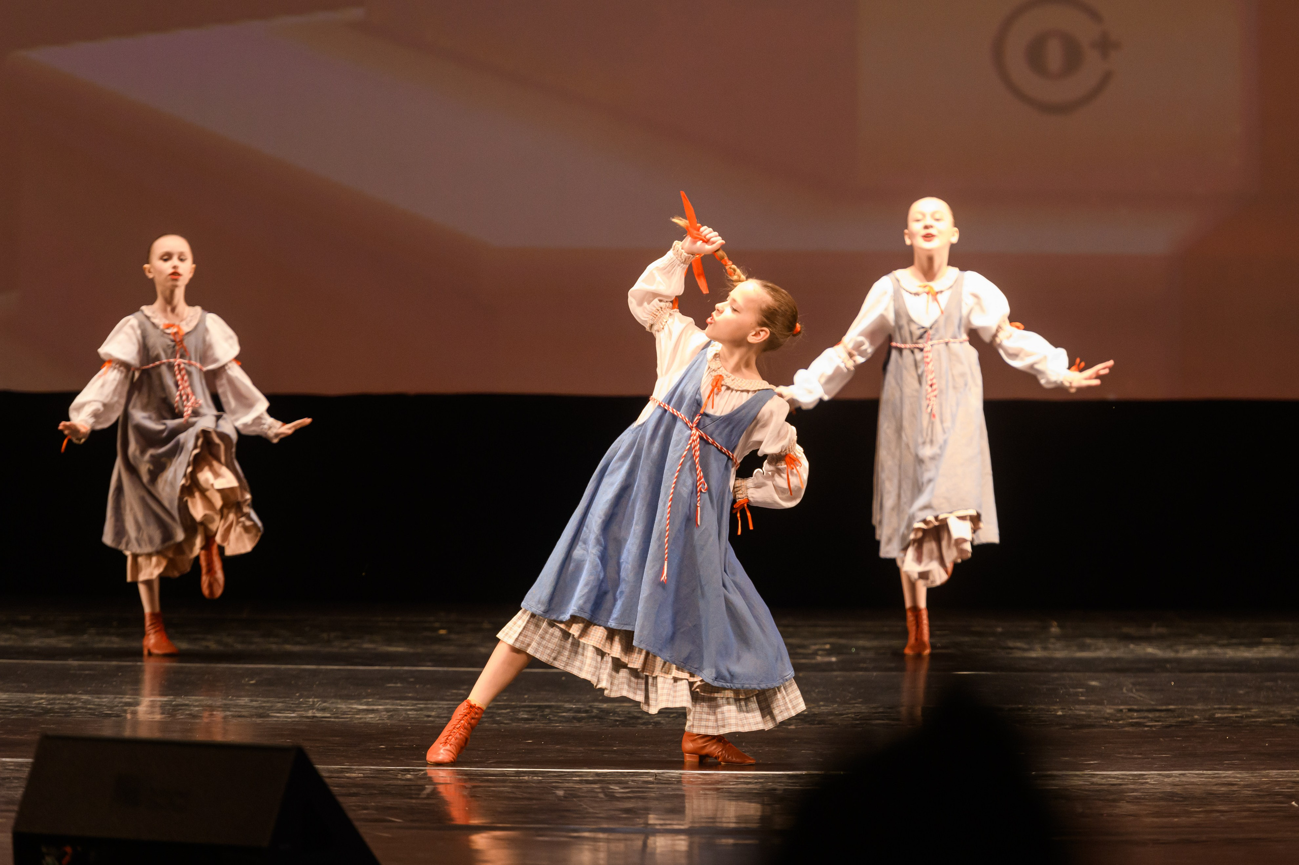 23 апреля, часть 1, БКЗ Октябрьский, г. Санкт-Петербург. Золотое яблочко