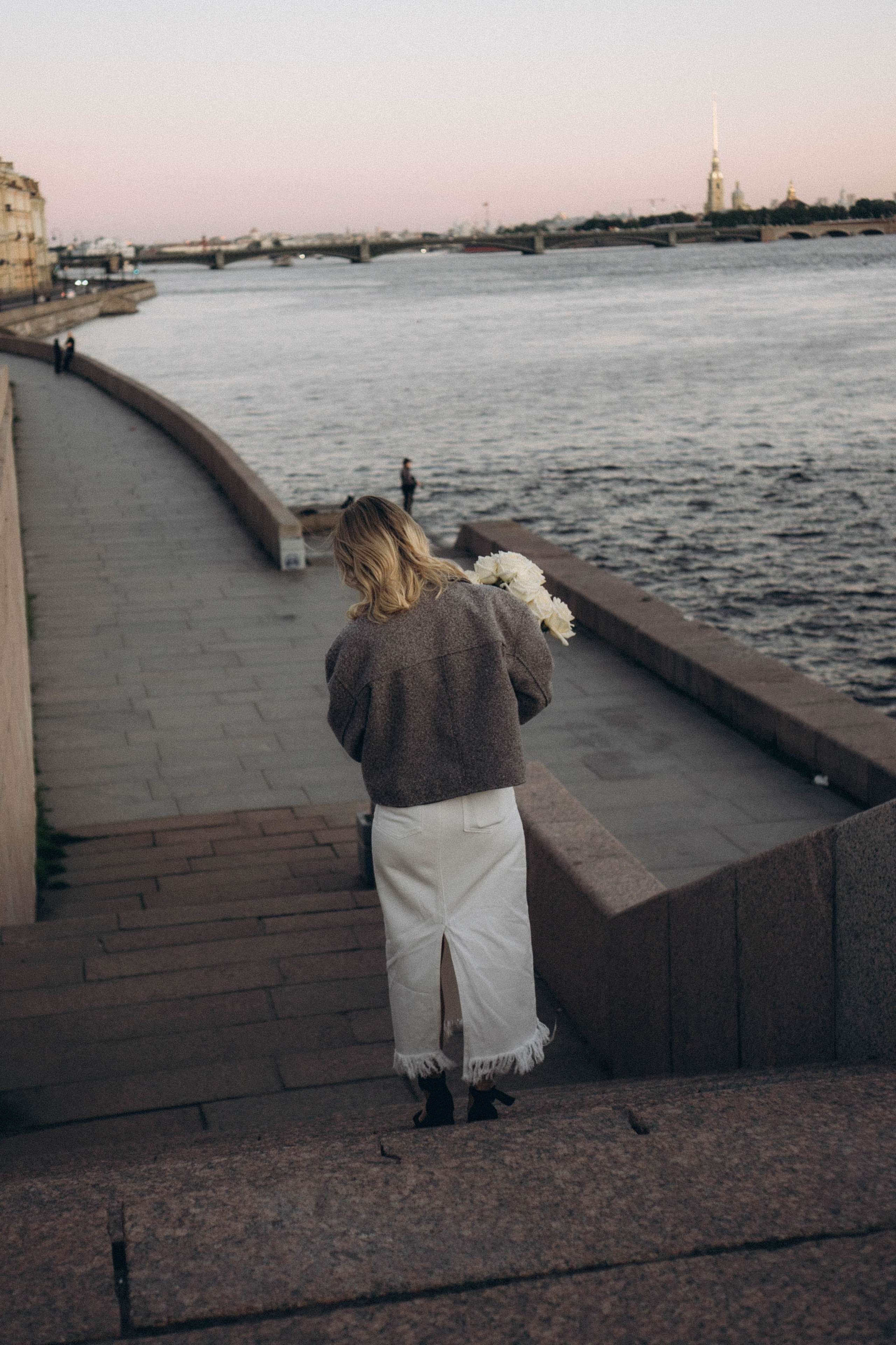 ПРОГУЛКА ПО ГОРОДУ В БЕЛЫЕ НОЧИ (другой вариант). Профессиональный фотограф, Санкт-Петербург — Виктория Богомолова