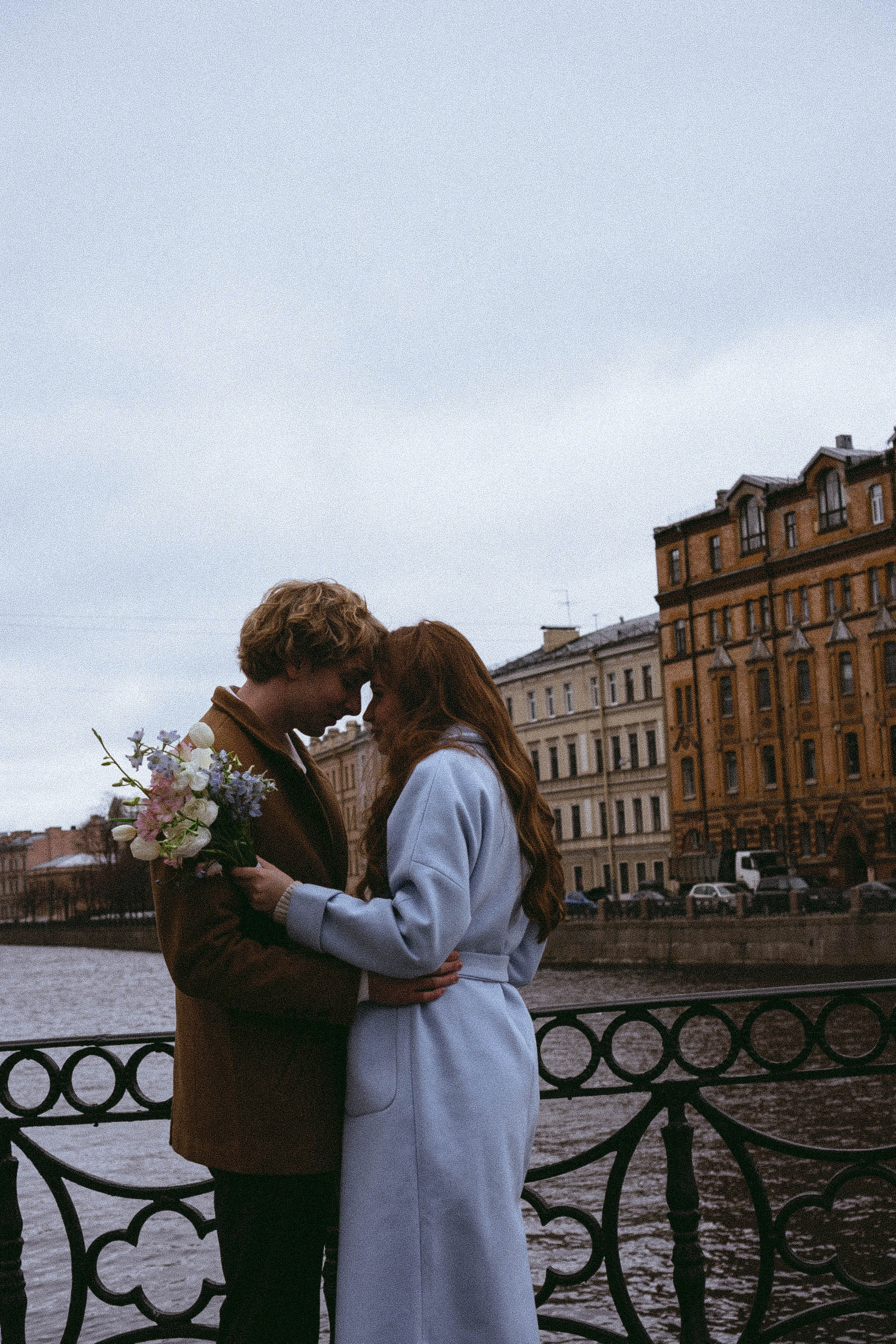 СВАДЕБНАЯ СЬЕМКА В ОТЕЛЕ. СБОРЫ ЖЕНИХА И НЕВЕСТЫ И ТАКЖЕ ТОР И ПОДГОТОВКА К ПРОГУЛКЕ И ПРОГУЛКА ПО ПЕТРОГРАДКЕ. Профессиональный фотограф, Санкт-Петербург — Виктория Богомолова