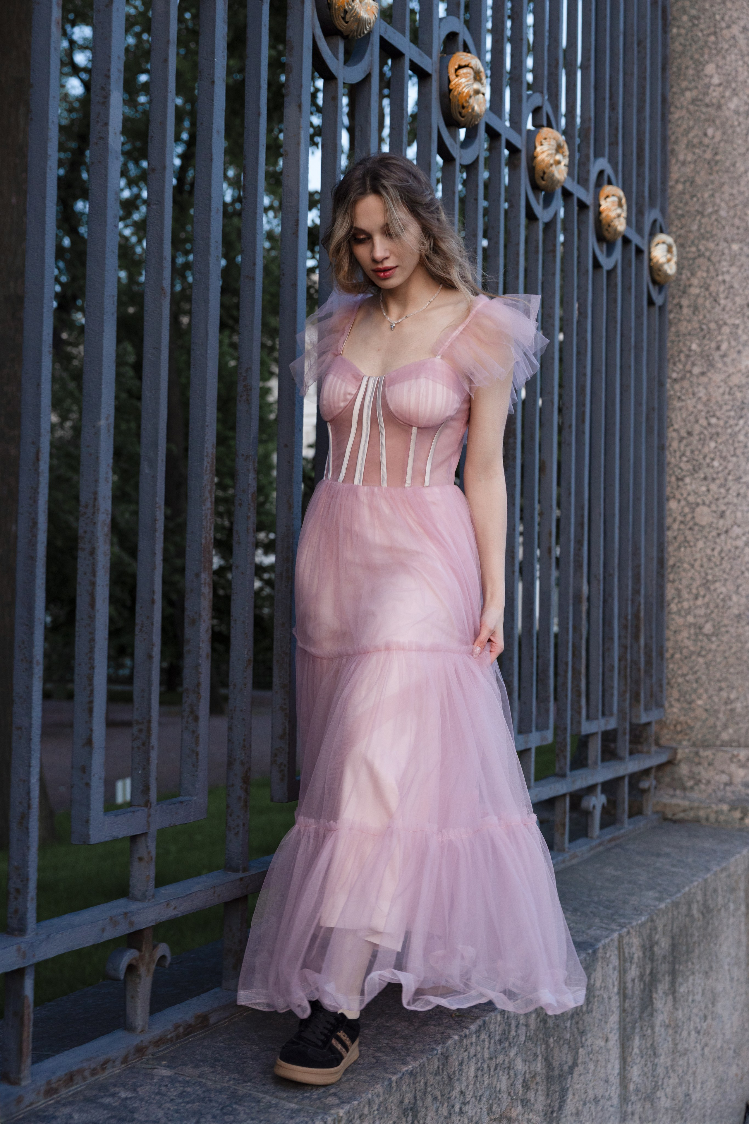 Фотопрогулка на фоне разведенных мостов. Белые ночи Питера. Фотограф в Санкт-Петербурге Вагнер Юлия