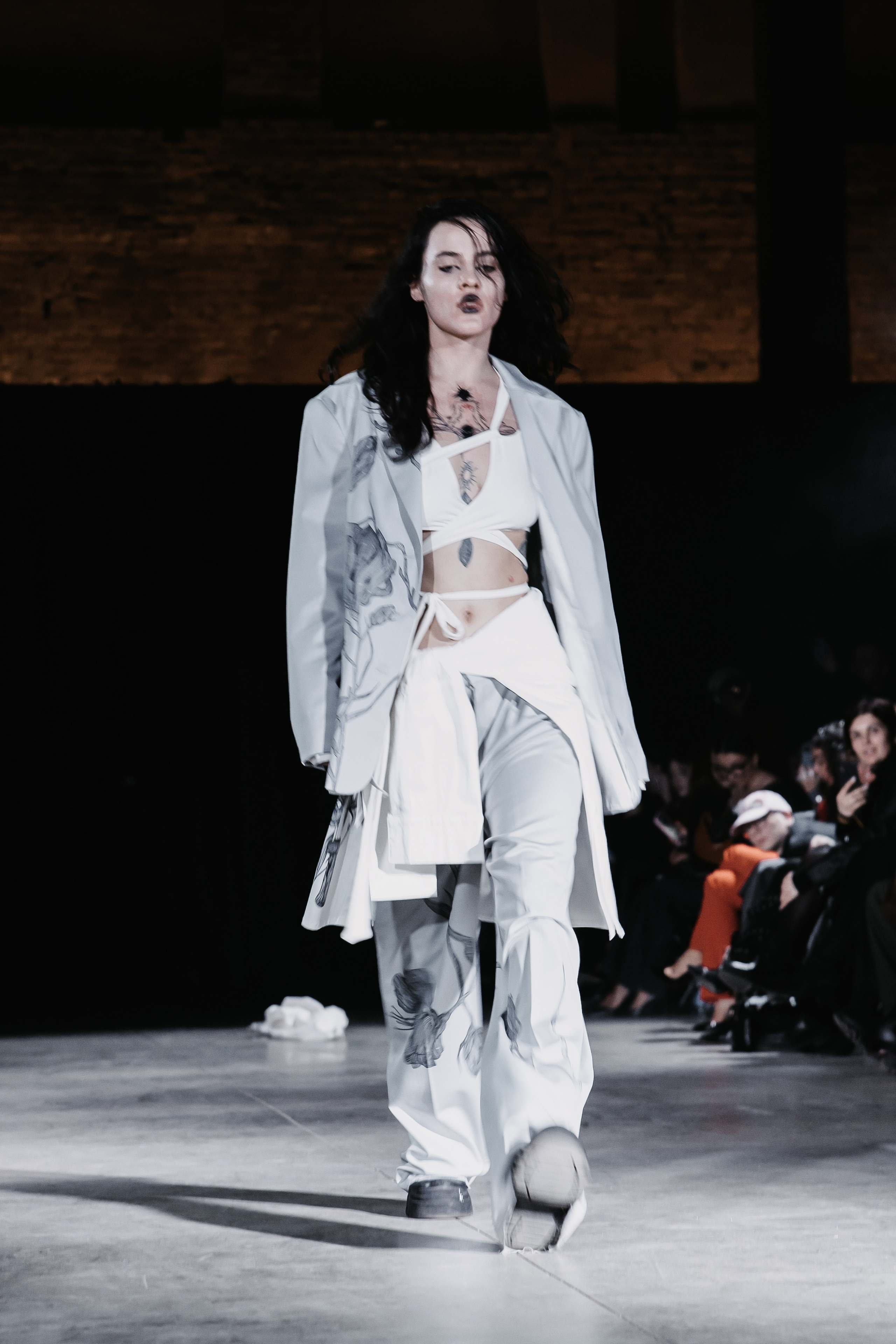 AUXI catwalk андеграунд показ-перфоманс. Фотограф в Санкт-Петербурге Вагнер Юлия