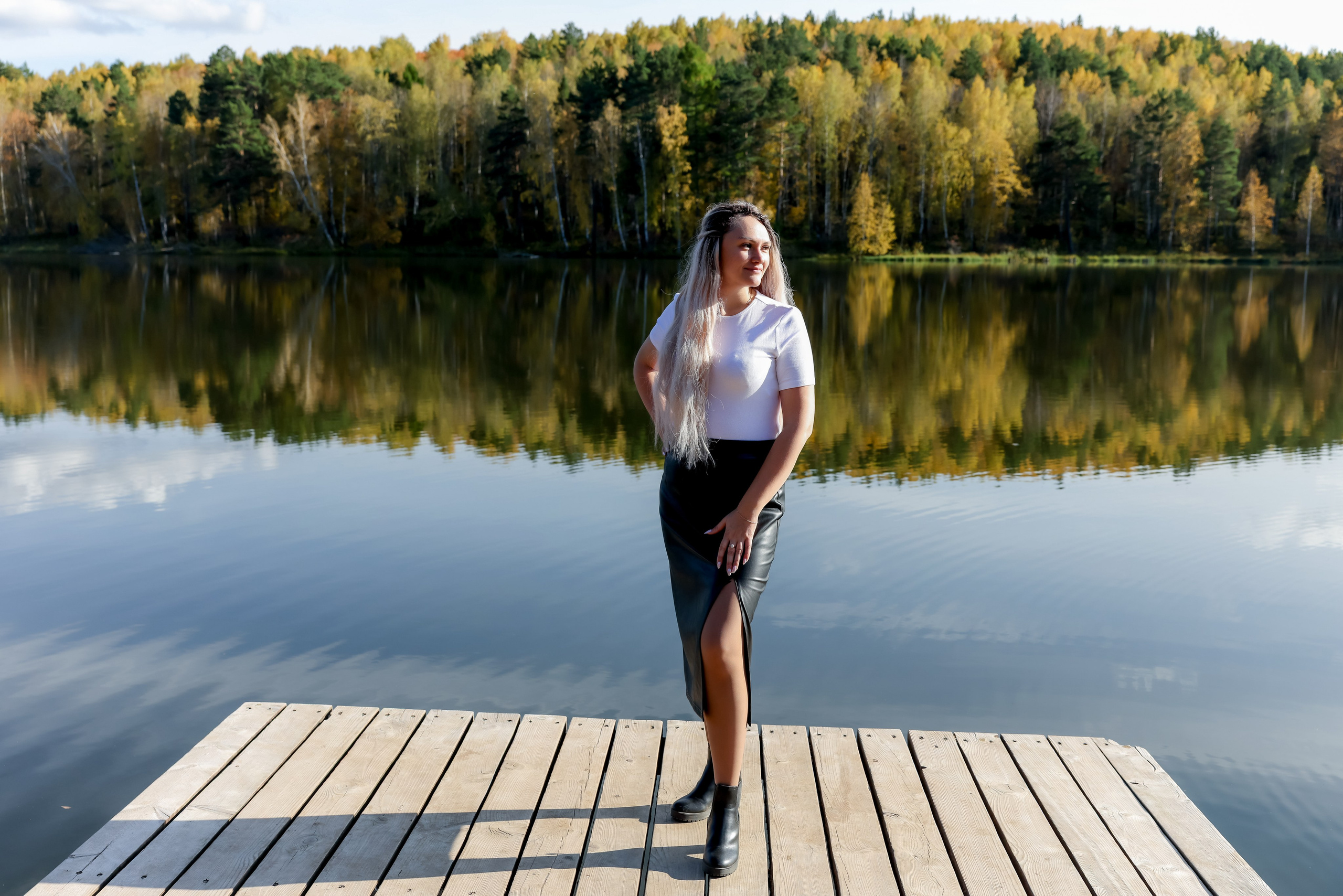 Семейная осенняя прогулочная фотосессия 2025