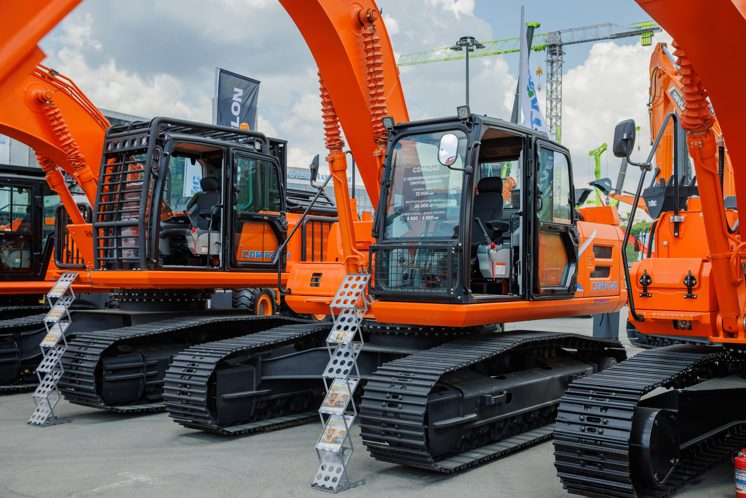 Выставка Спец. Техники. Фотограф Москва Шептаев Артём