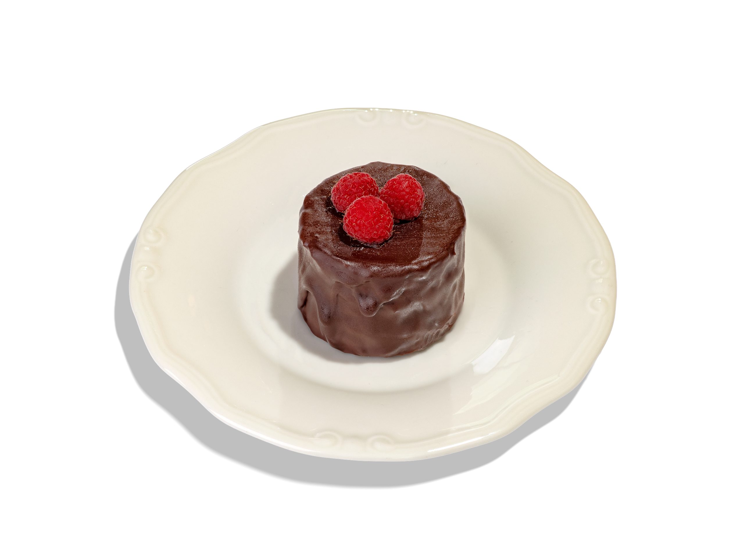 ПИРОЖНОЕ ШОКОЛАДНОЕ С МАЛИНОЙ 390₽.  Шоколадный бисквит со сливочно-шоколадным кремом на основе тёмного горького шоколада и сливок. Пирожное пропитано сиропом из сахара, воды, лимонного сока и  безалкогольного рома . Украшено шоколадной глазурью и свежими ягодами малины.