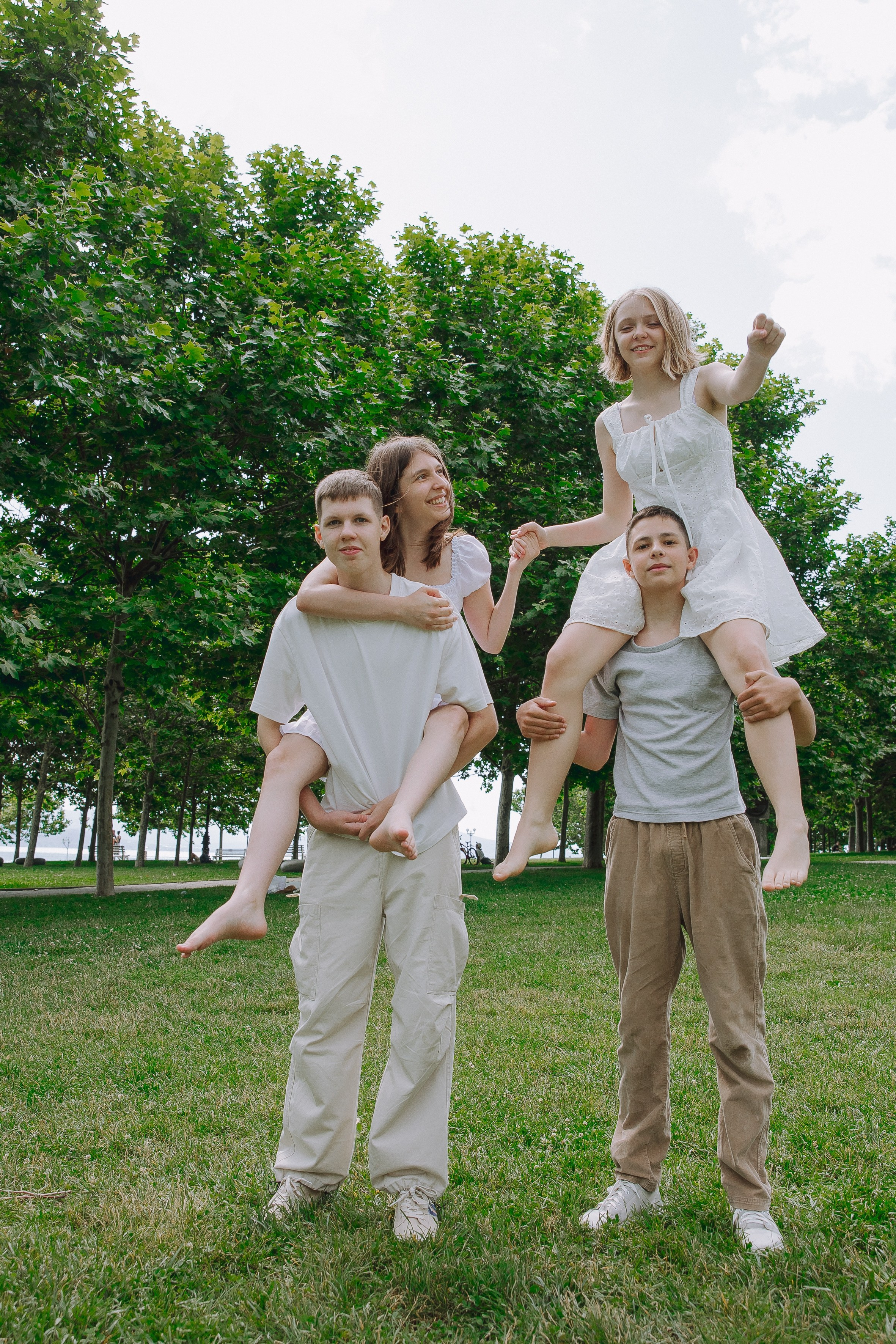 Море/парк- старшая школа. Выпускные альбомы Натальи Бутко: Новороссийск, Анапа, Геленджик