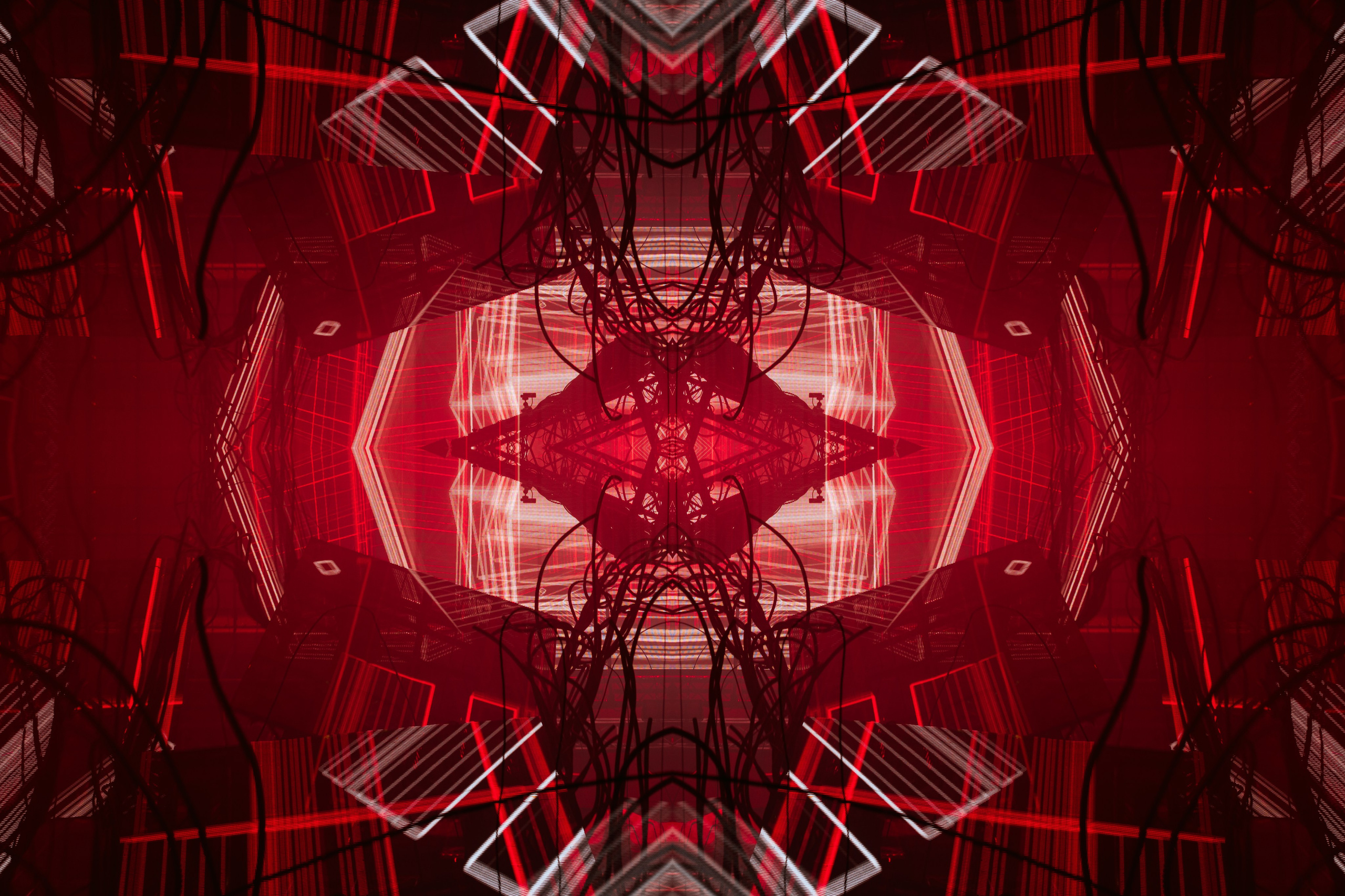 Outline 2024. @tomrus: Рустам Шагиморданов — фотограф