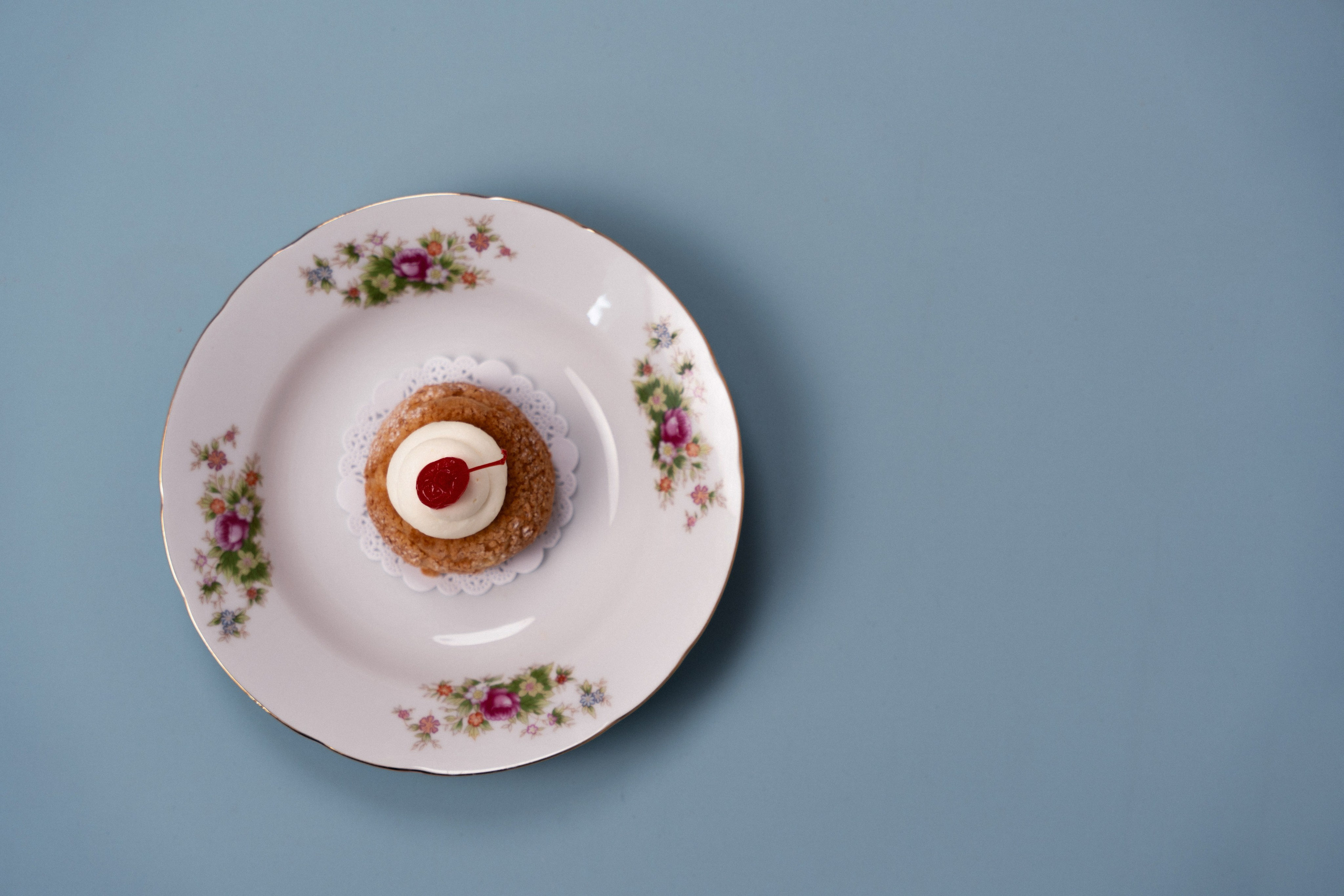 SET DESIGN OF CAKES