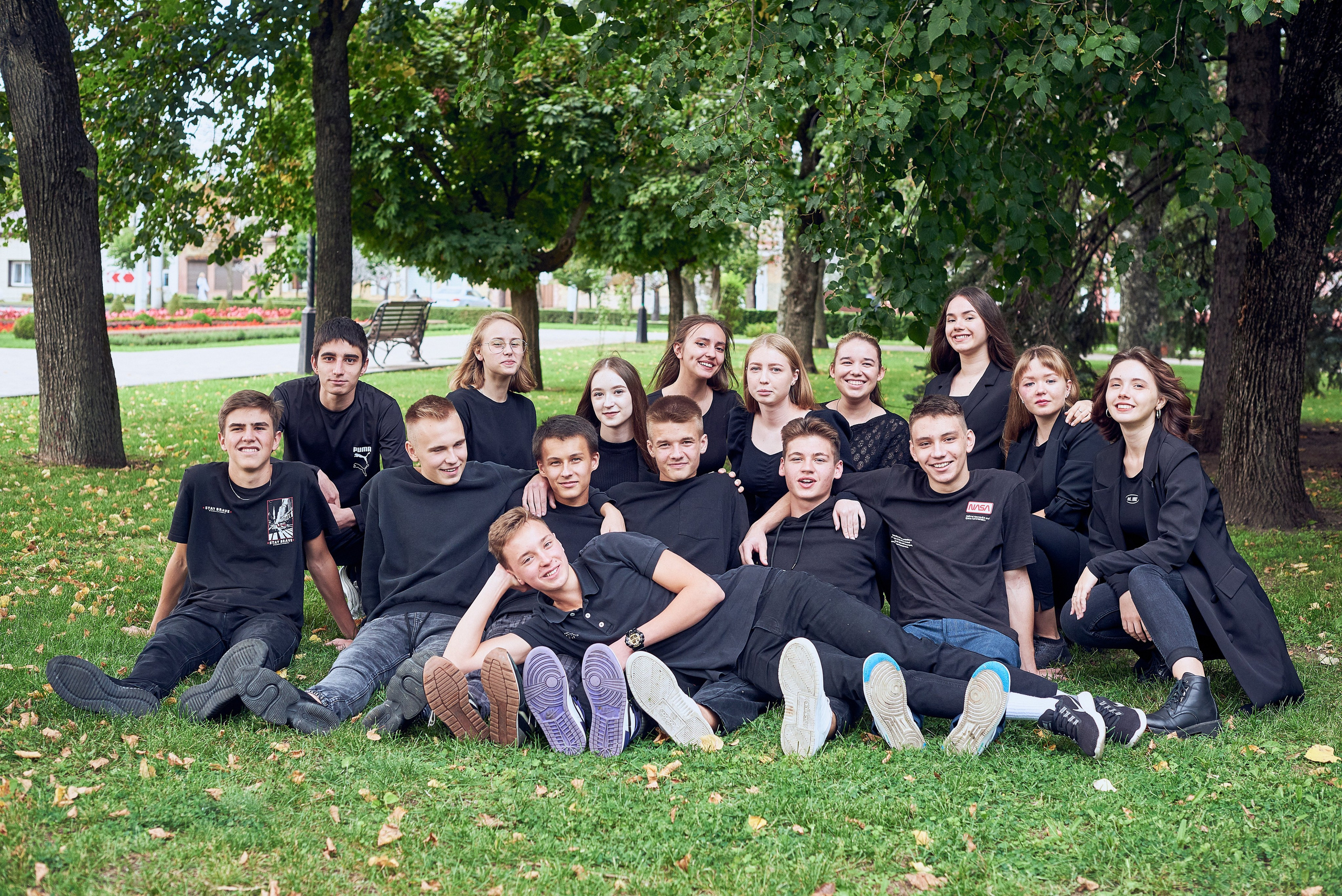 Примеры одежды для уличной групповой съемки. Выпускные альбомы в Ставрополе