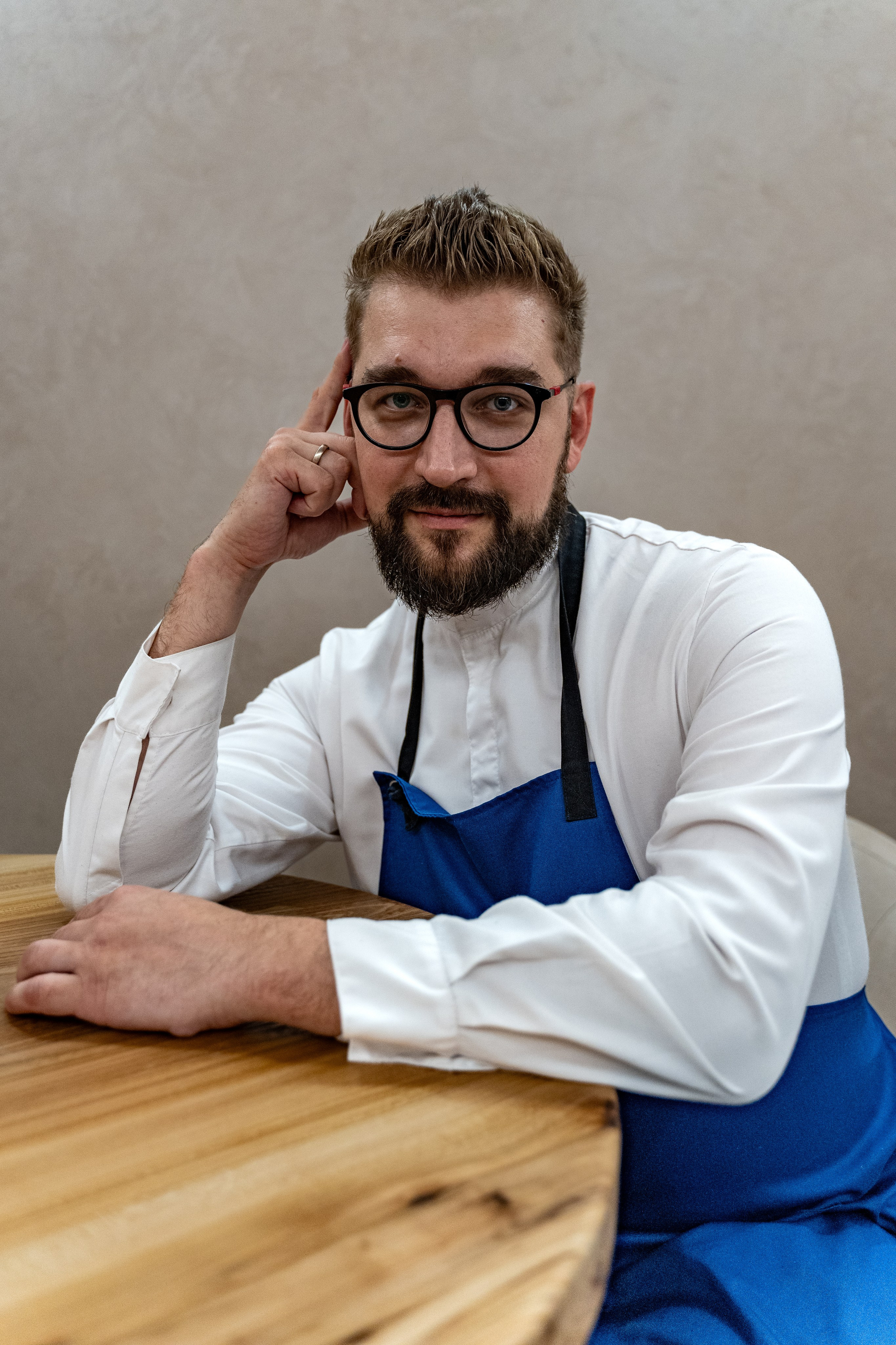 Шеф-повар отеля Kamchatka Chalet. Репортажный фотограф в Красной Поляне и Сочи Павлюченко Екатерина