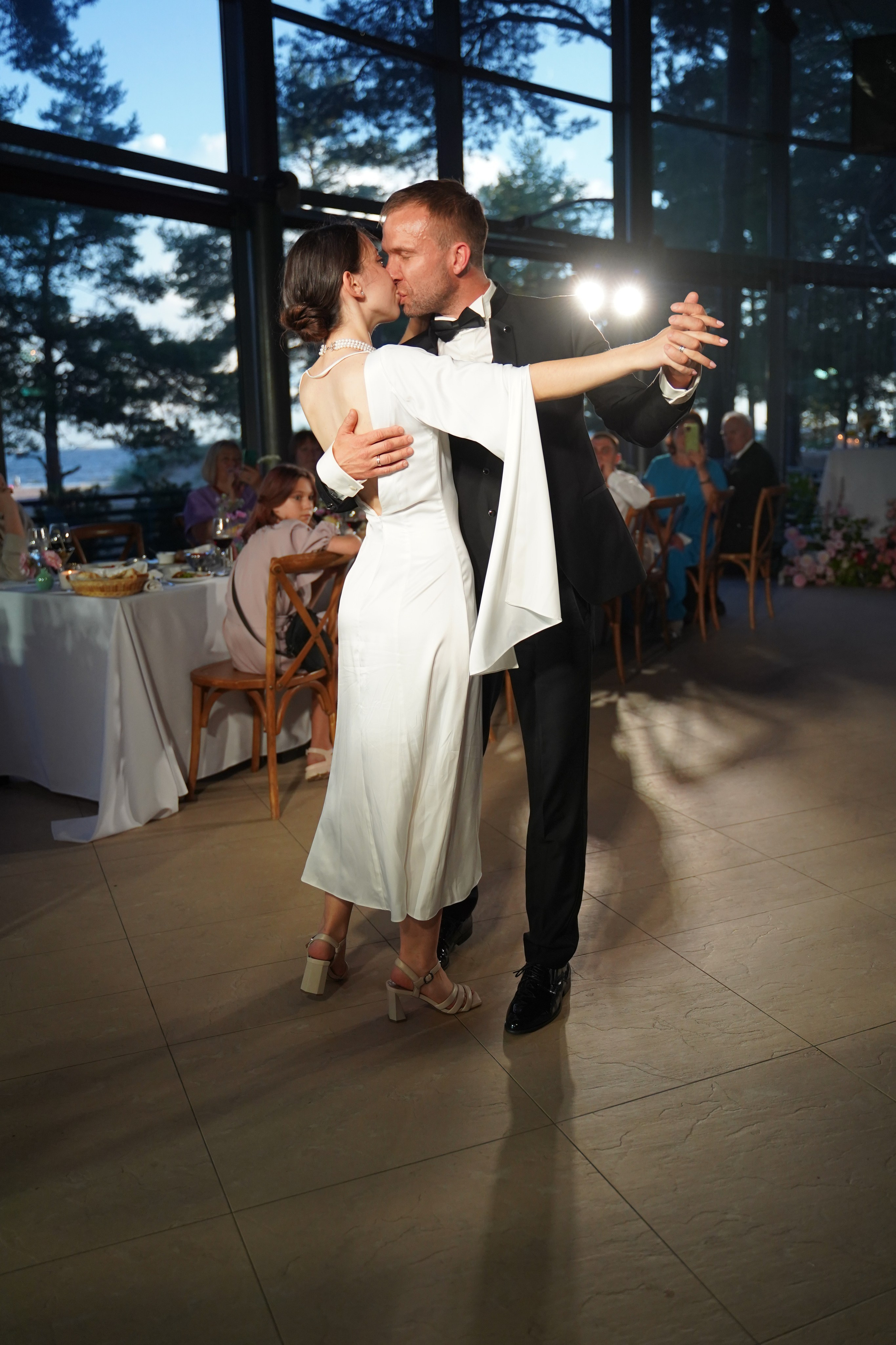 Свадьба на заливе в атлантисе. Свадебный фотограф организатор в Санкт-Петербурге Ассоль Опарина