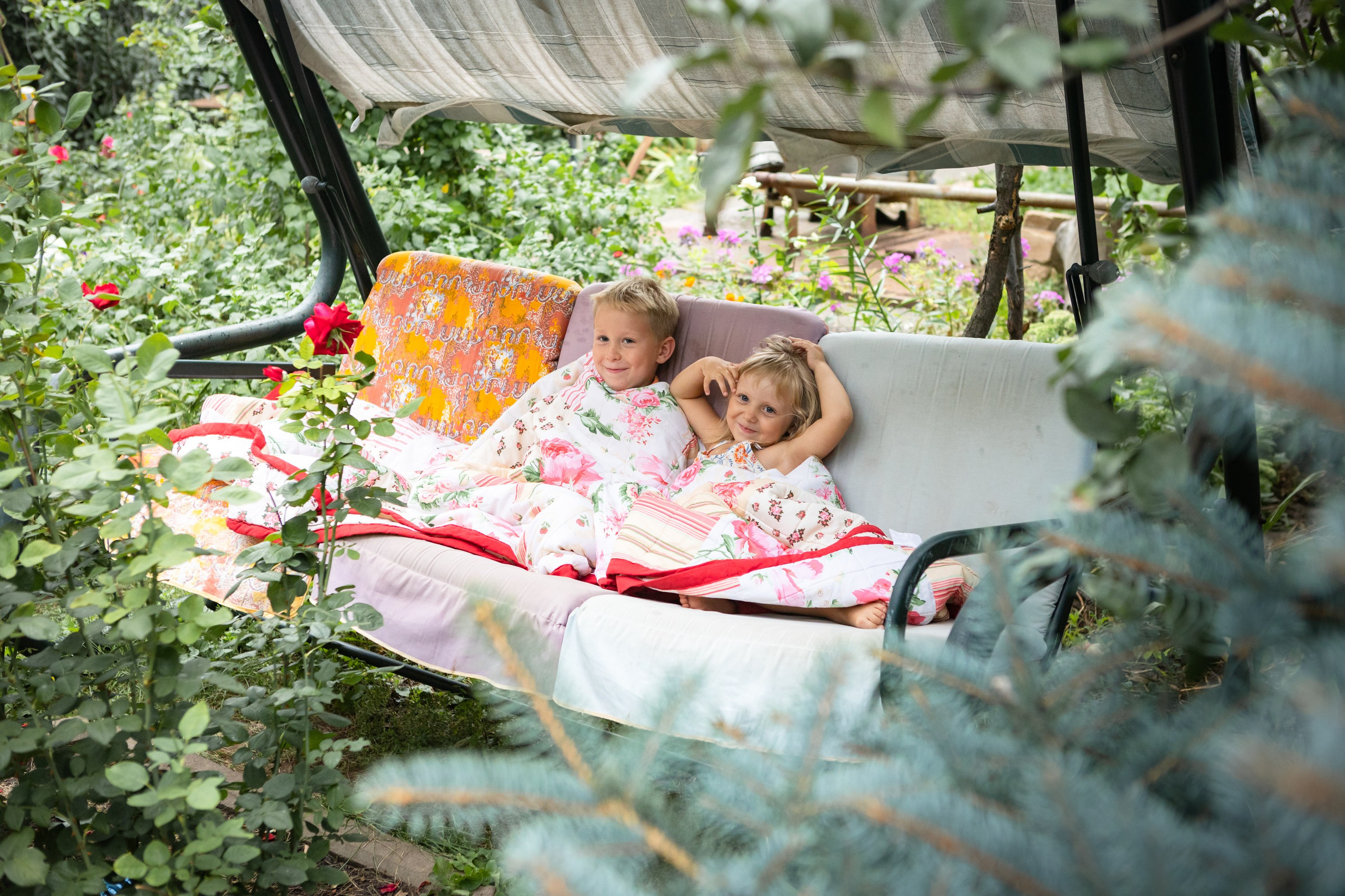 Семейная фотосессия на даче. Фотограф в Оренбурге. Профессиональный фотограф