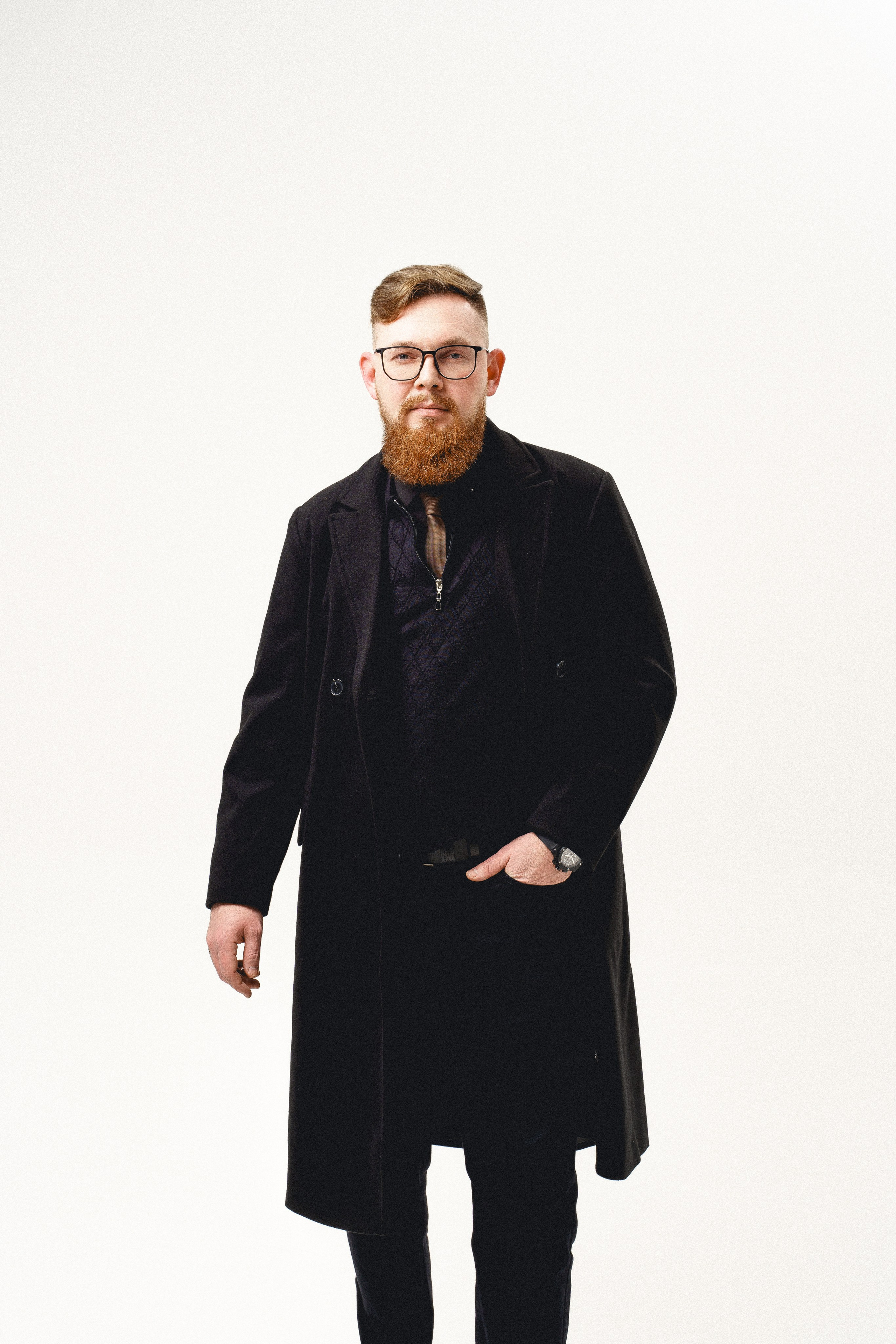 Мужской портрет в стиле фильма «джентльмены». Иван Упоров — фотограф, рилсмейкер чебоксары