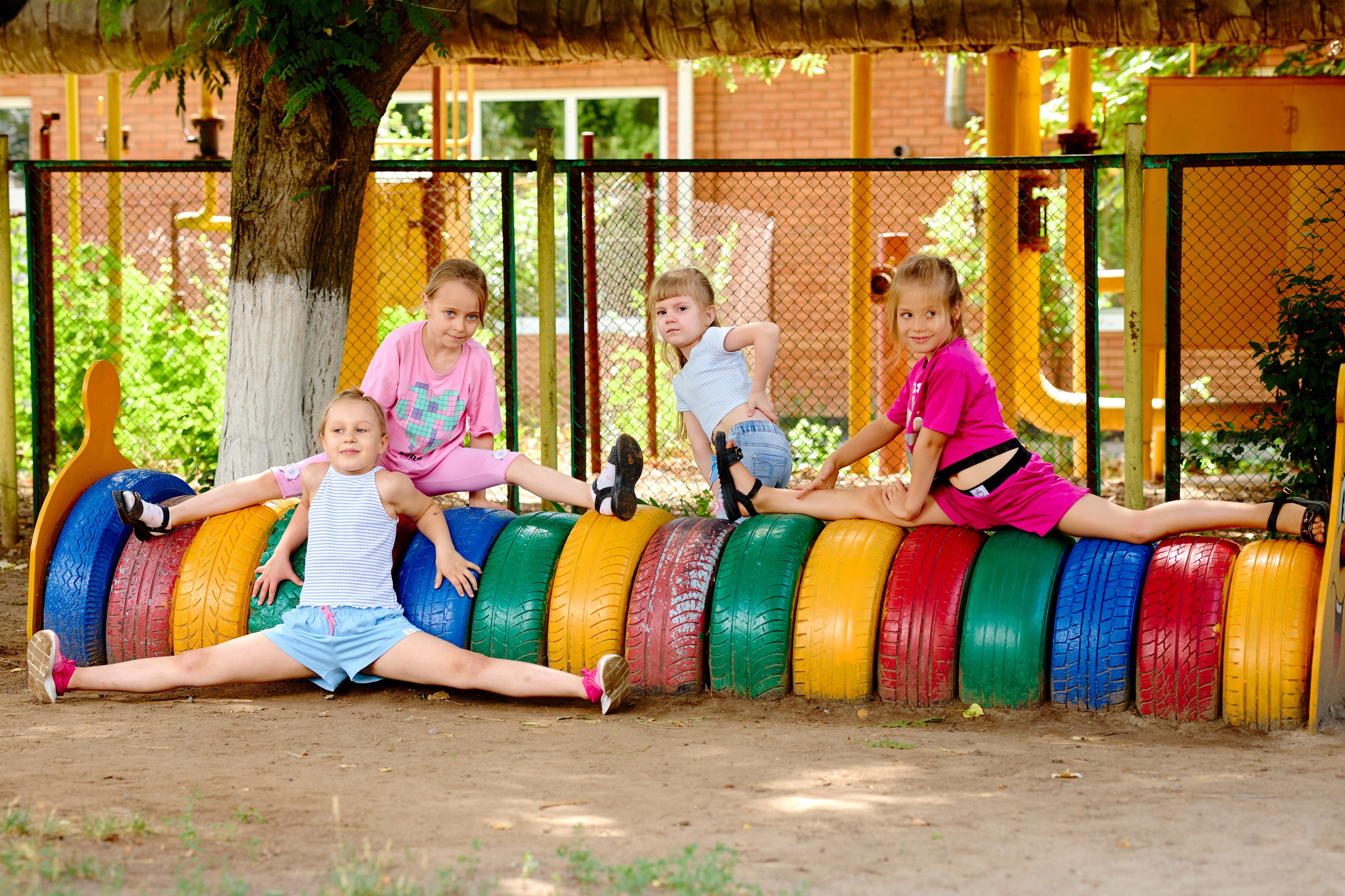 Пример летней съемки в детском саду № 92 Старшая группа Радуга. Фотограф Выпускные альбомы Таганрог Сергей Коробченко