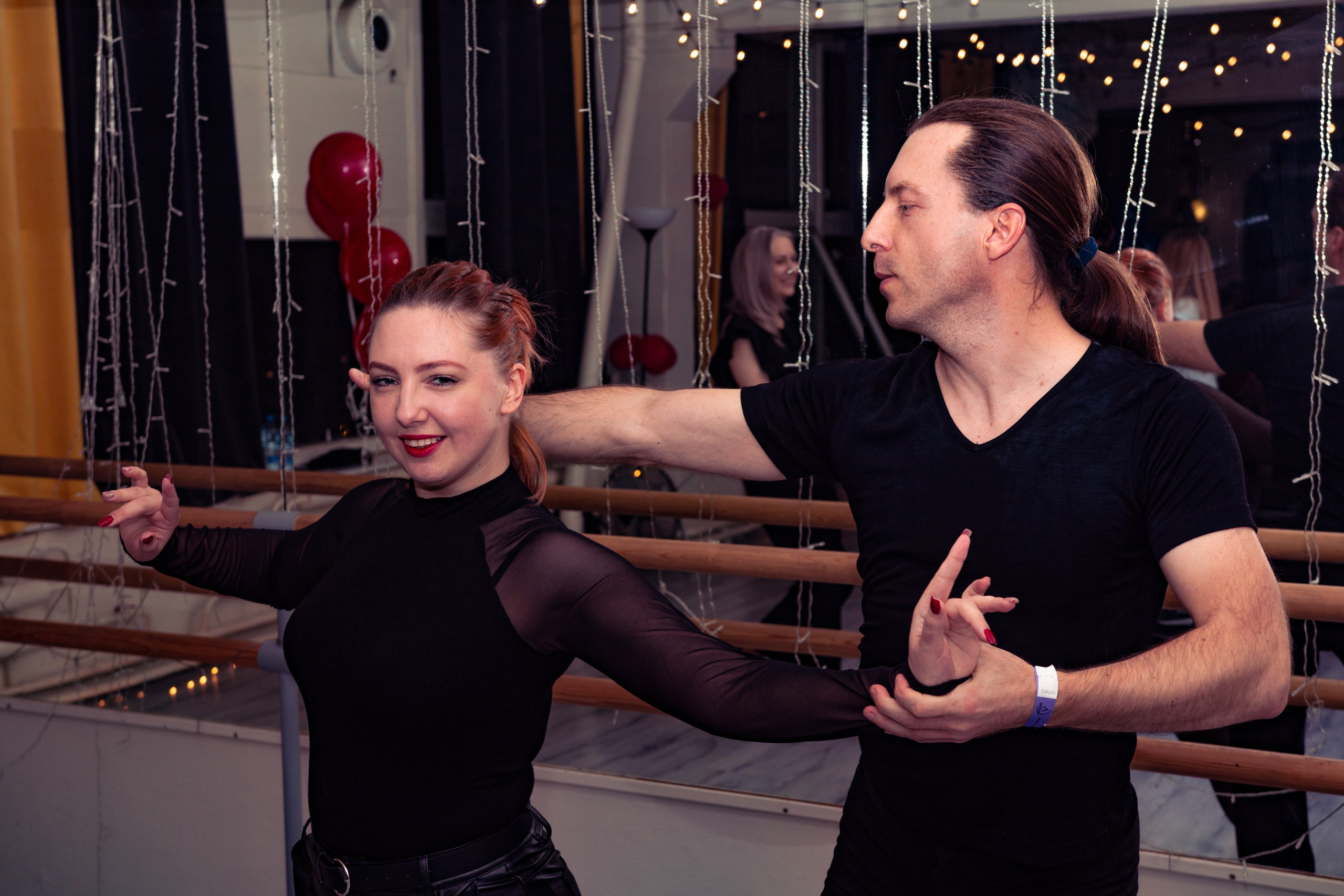 Dance cafe вечеринка