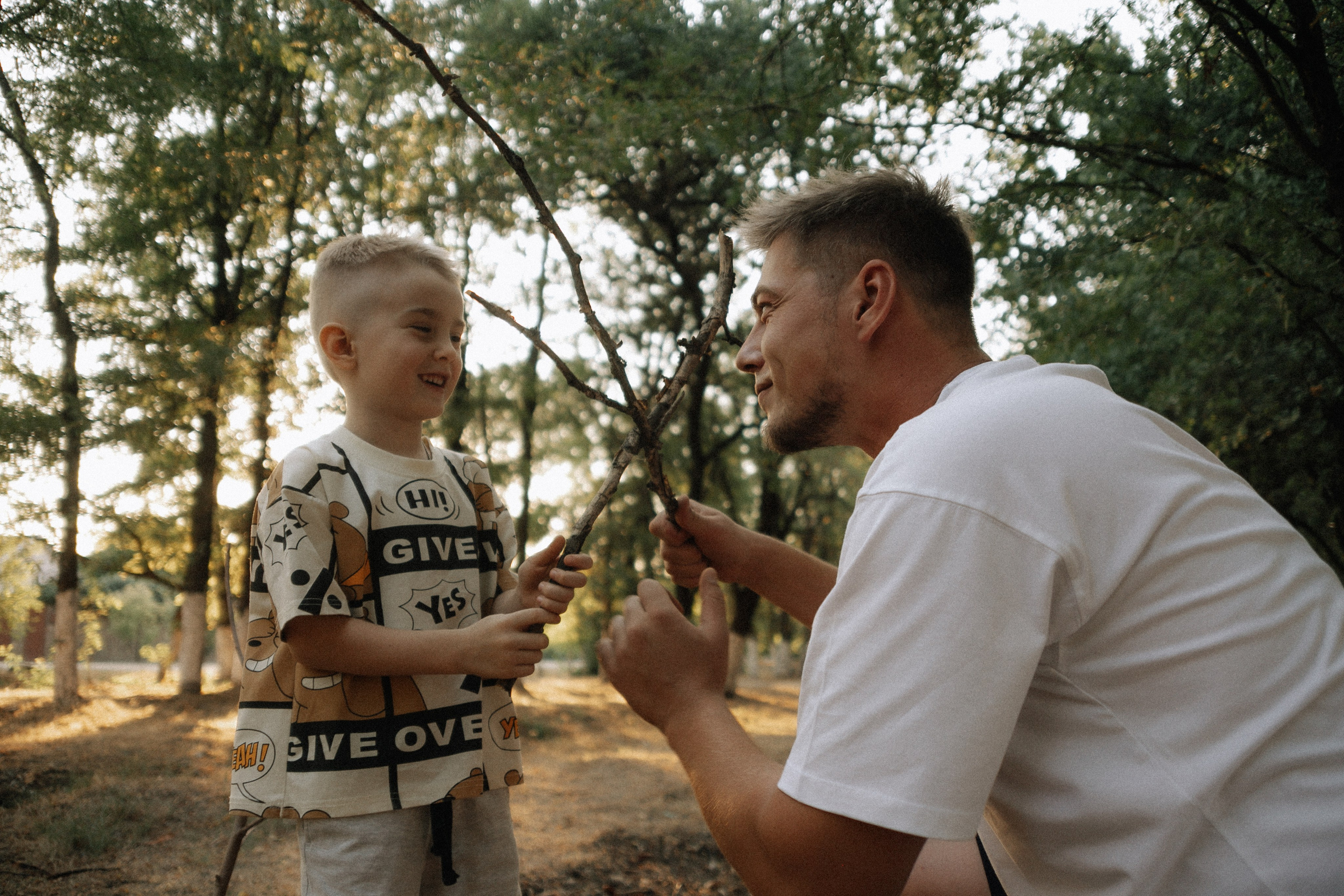 Папа учит сына кататься на велосипеде. Фотограф в Крыму | Виктория Нотевская
