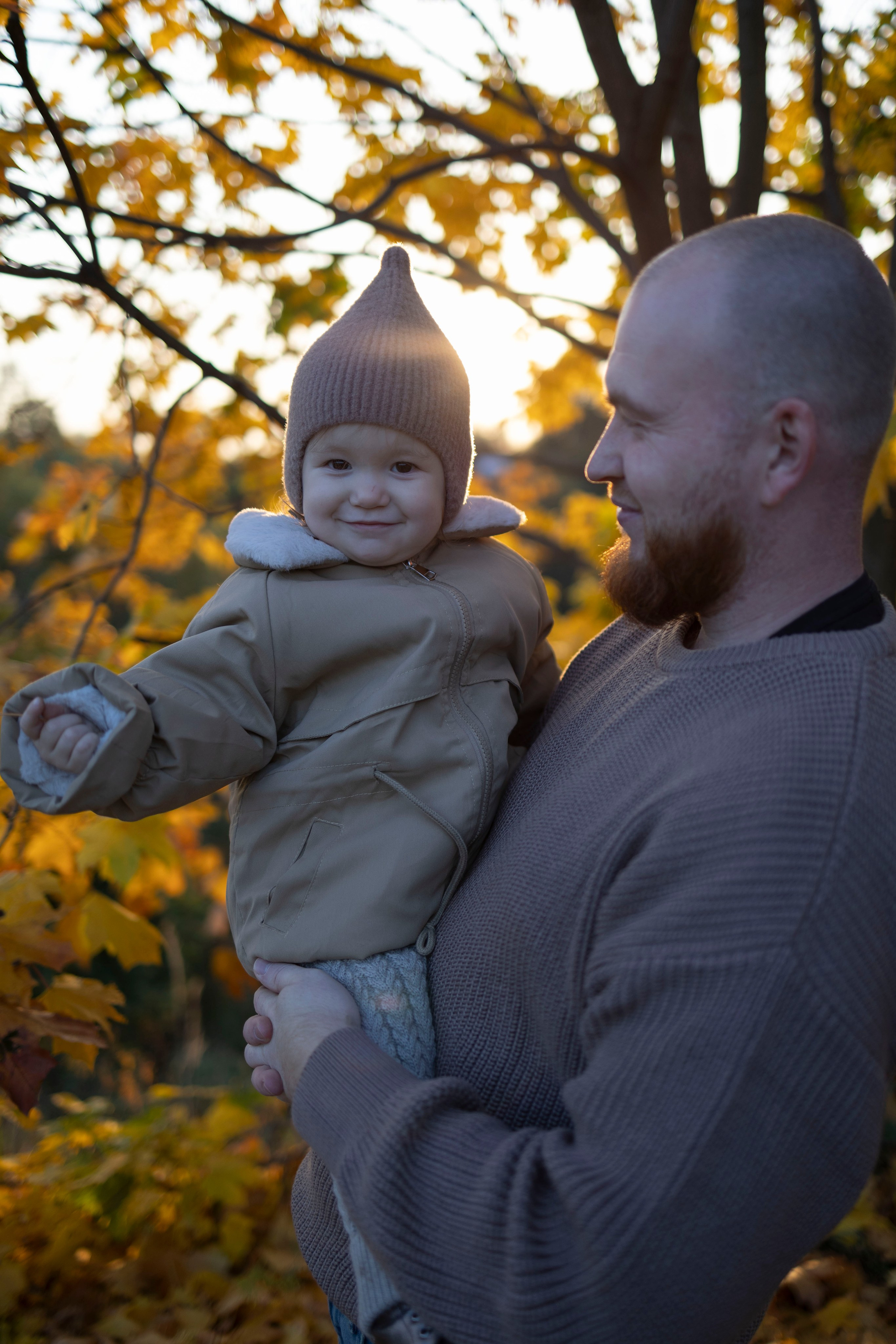 Осенняя прогулка папы с дочками. Семейный и детский фотограф в Москве Анастасия Мурга