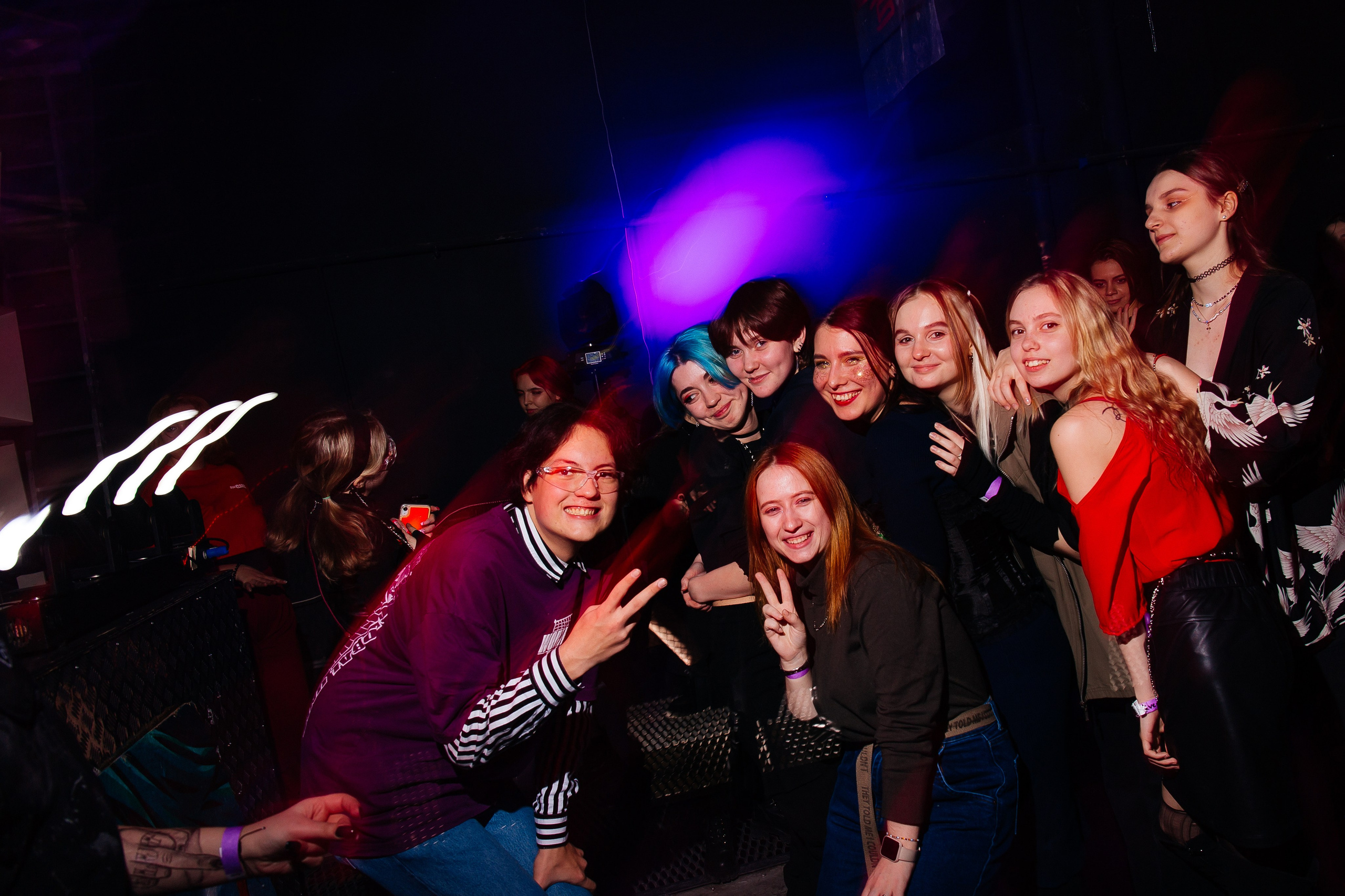 Cyberpunk K-POP Party. Свадебный и портретный фотограф в Новосибирске Любовь Исакова