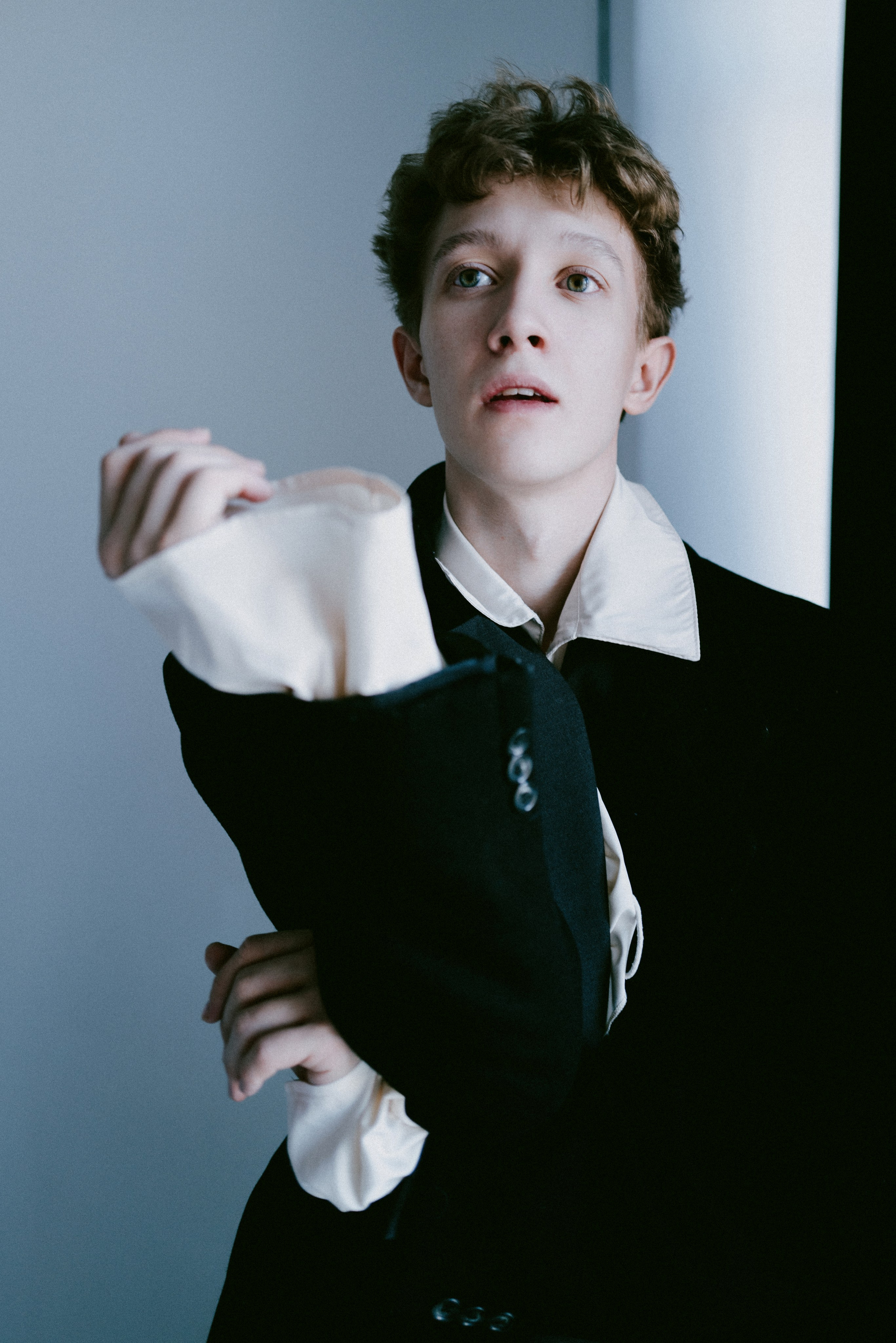 Алексей. I am Diana, a portrait photographer. I take pictures around the world