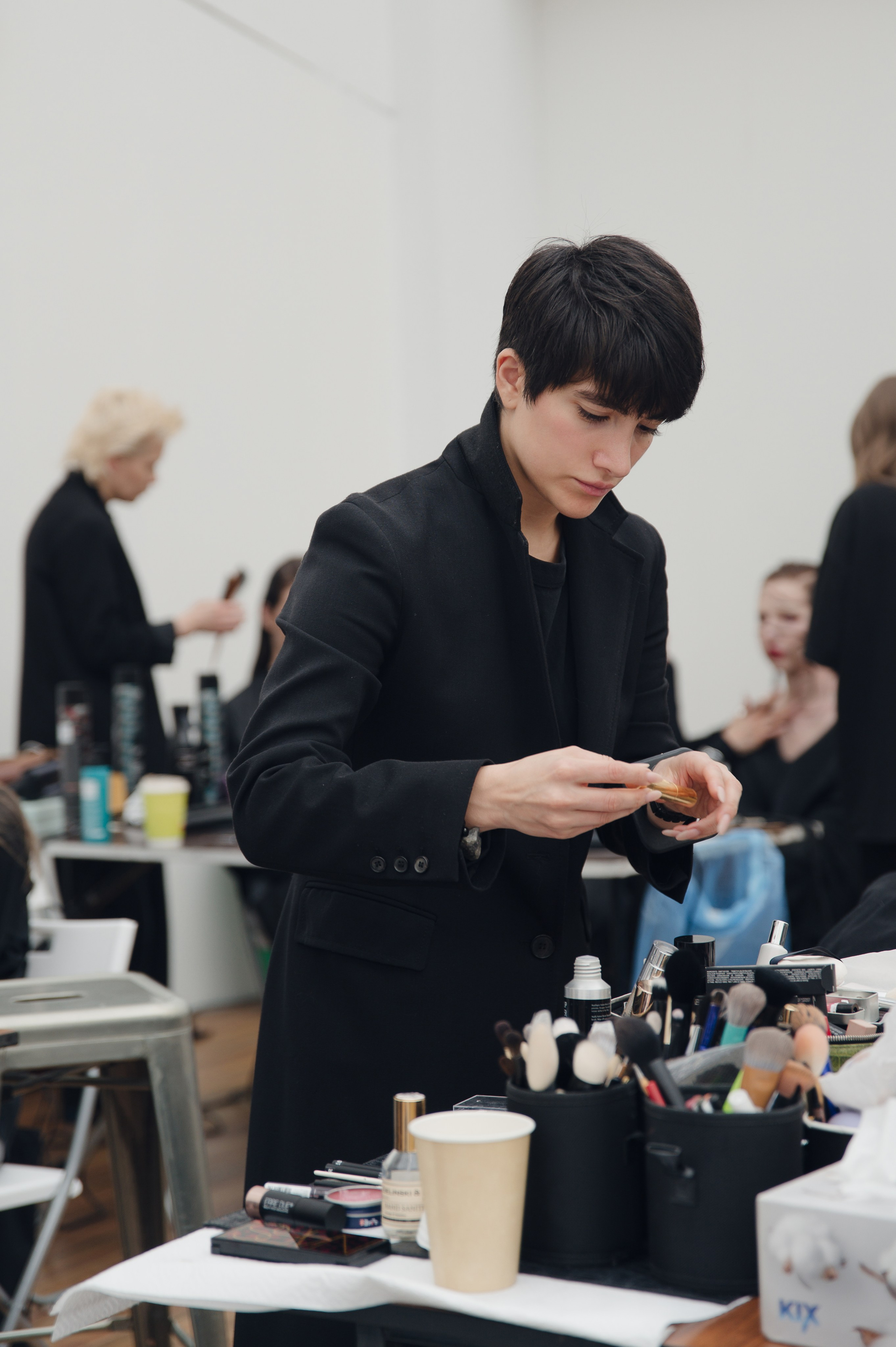 Бекстейдж показа «Новые Имена» собака.ru|ДЛТ. Портретный и репортажный фотограф в Санкт-Петербурге