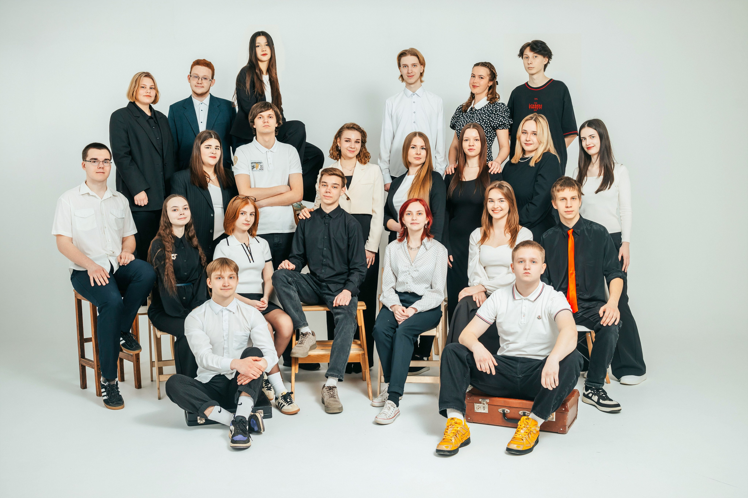 Студия школьной фотографии. Фотостудия выпускных альбомов в Твери. Студия школьной фотографии в Твери. Выпускные альбомы в Твери