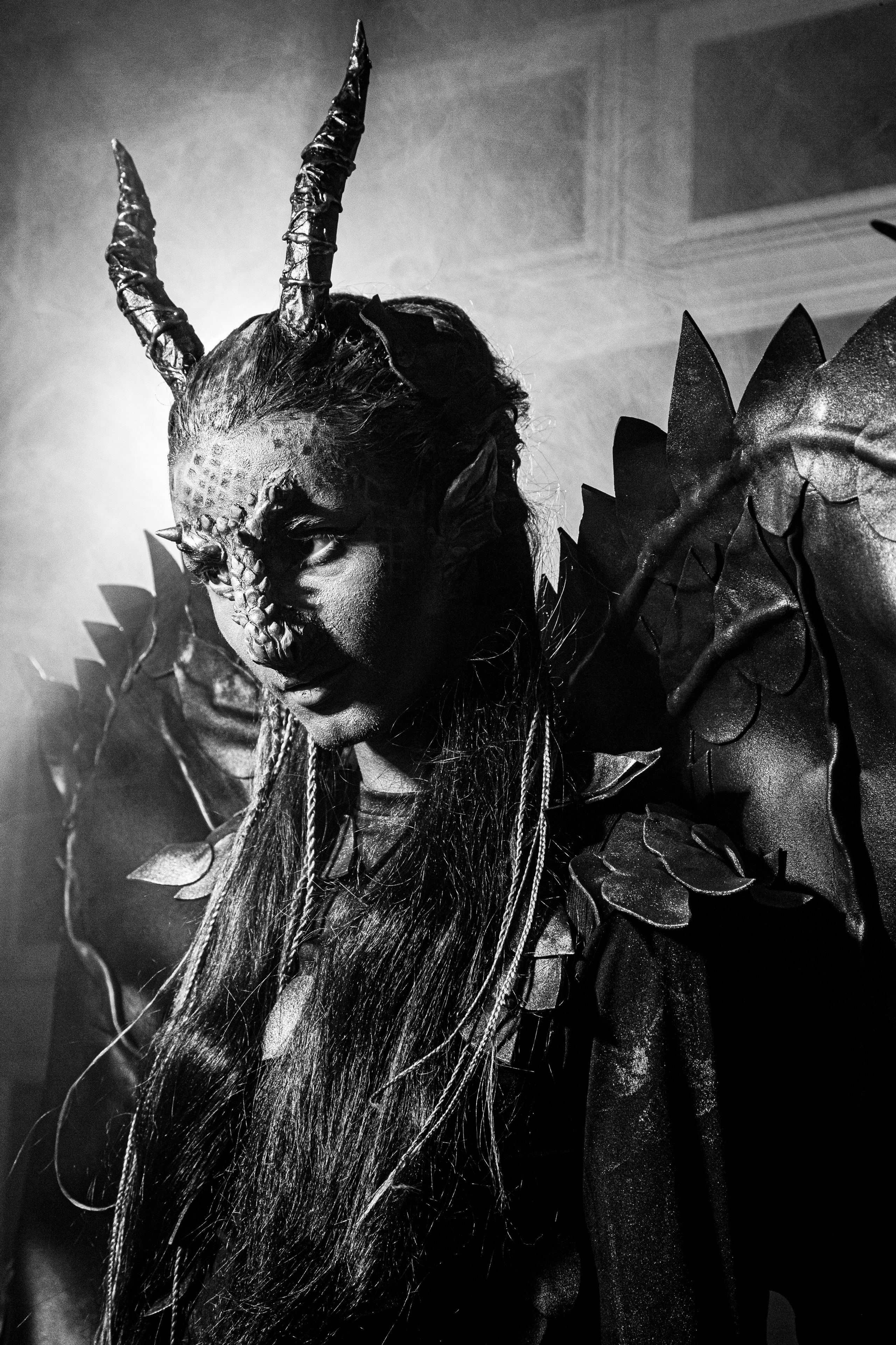 Алена. Дракон. Черно-белый фотограф Дмитрий Пчелкин