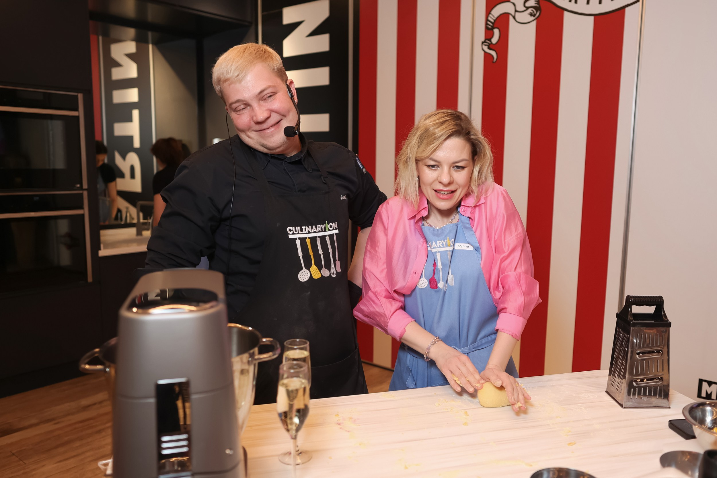 Вечеринка 8 марта в EventyOn. Репортажный фотограф видеограф в Москве Ольга Плаксина