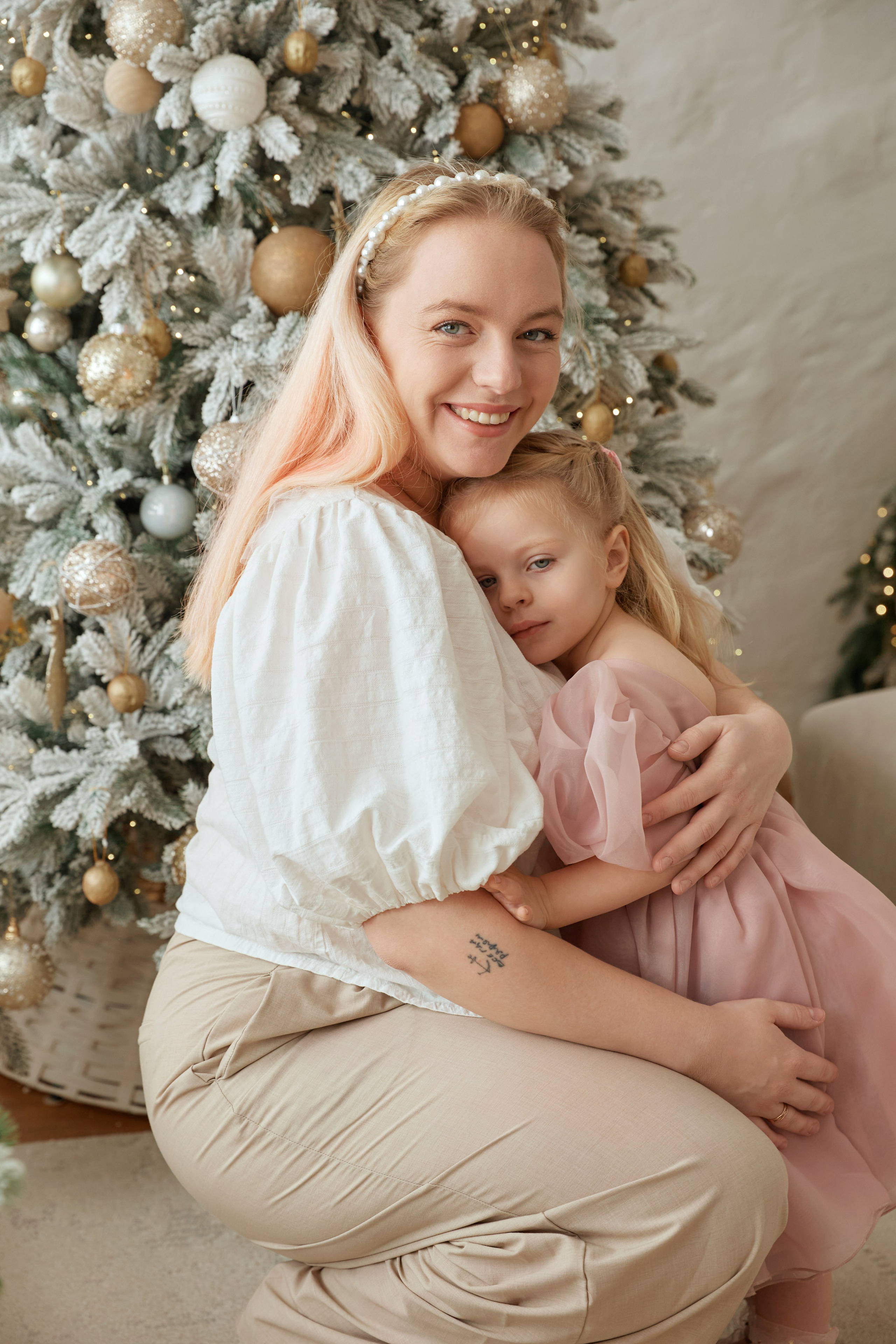 Полина с дочками. Фотограф женского портрета, беременности и материнства Харькова Елена