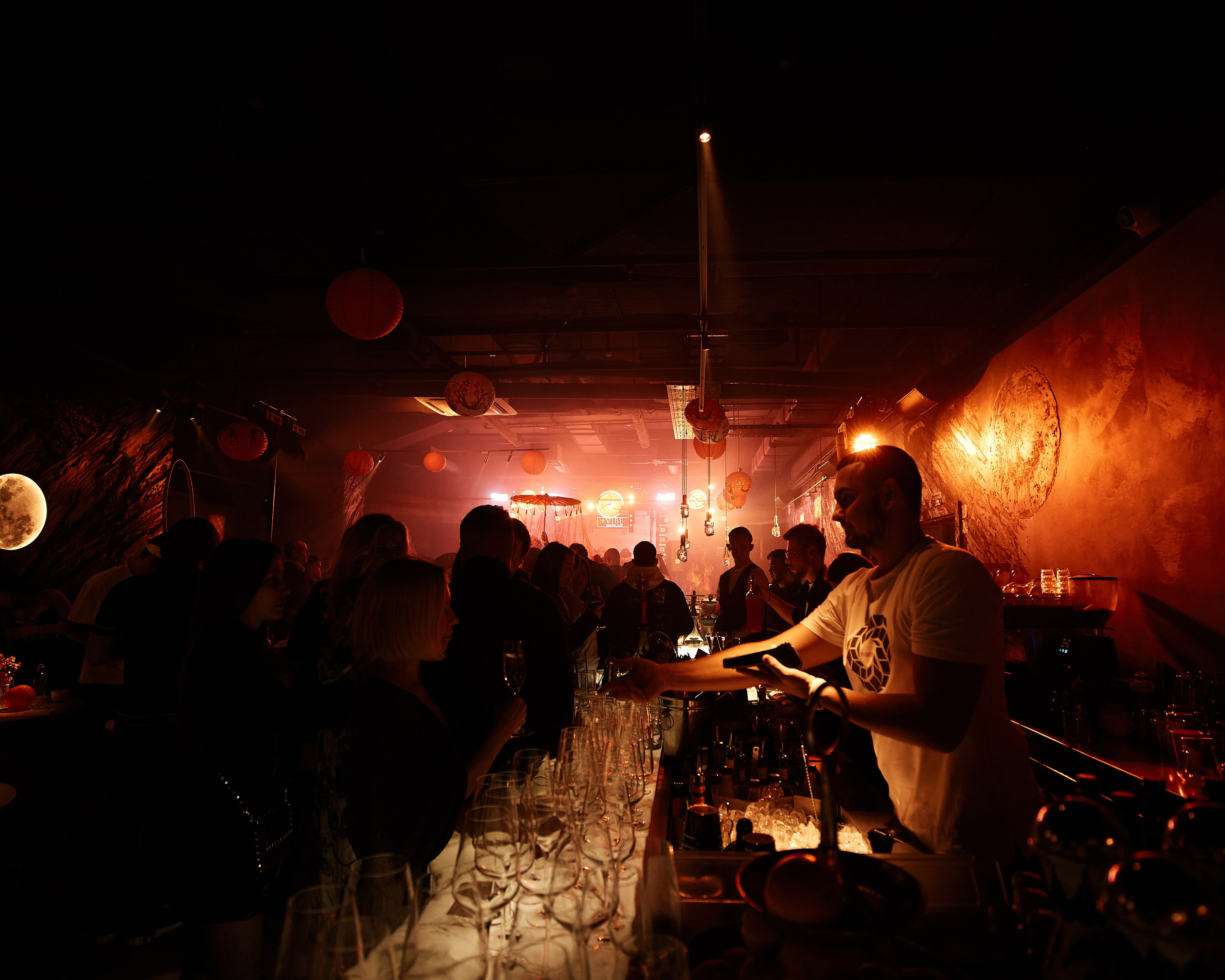 PLUS VIBE Party. Репортажный фотограф в Москве Дмитрий Масленников