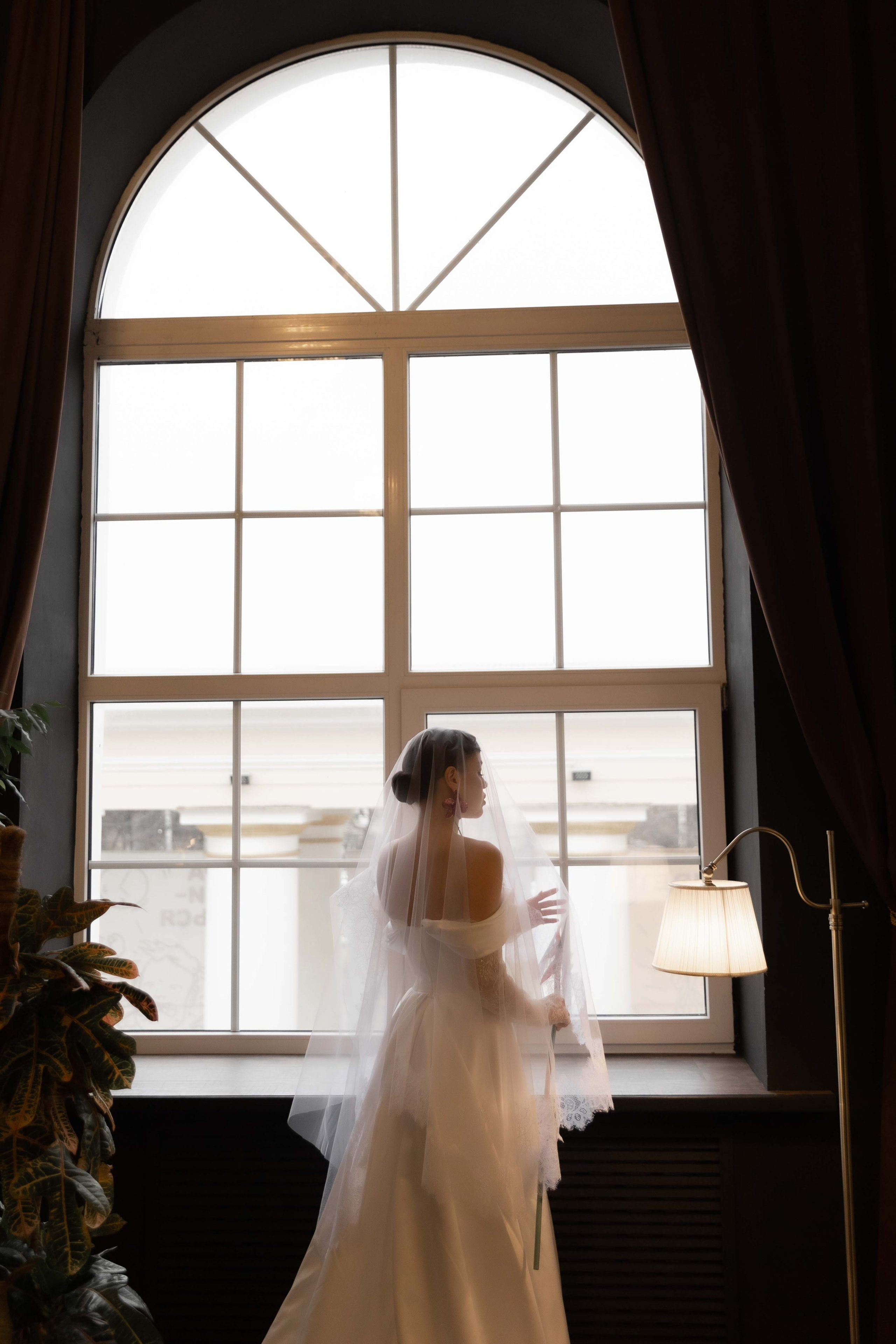 Анна. Я Ира и я фотографирую свадьбы более 10 лет