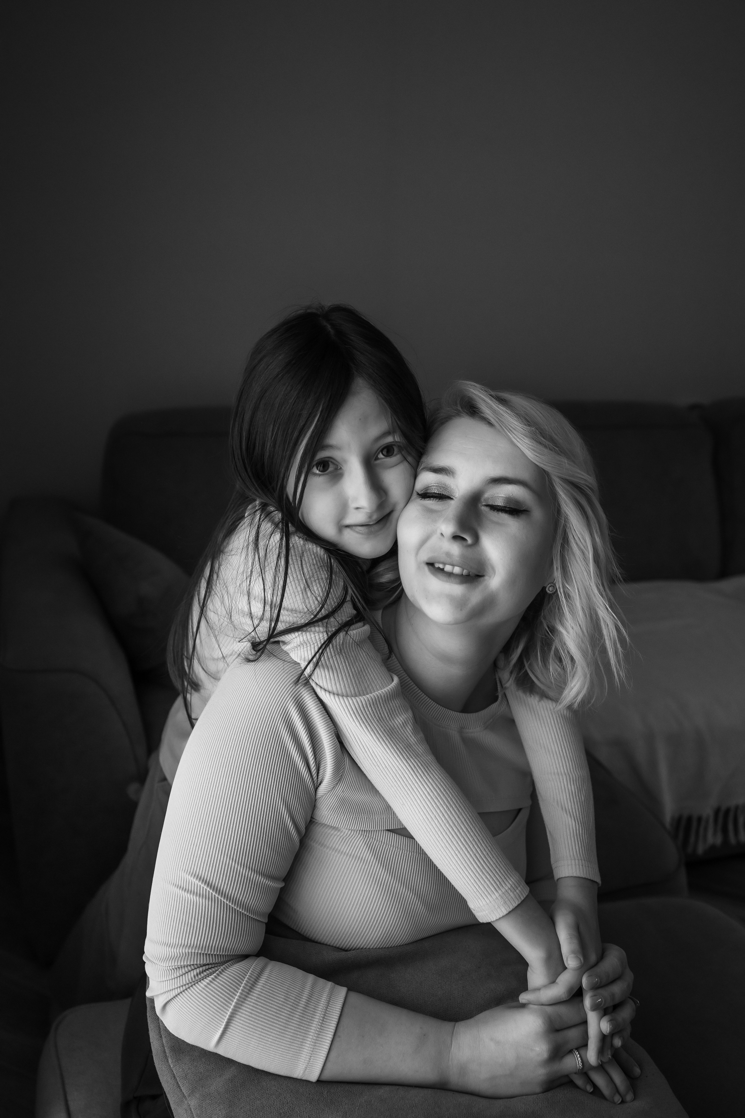 Дома с девчонками. Фотограф Новосибирск