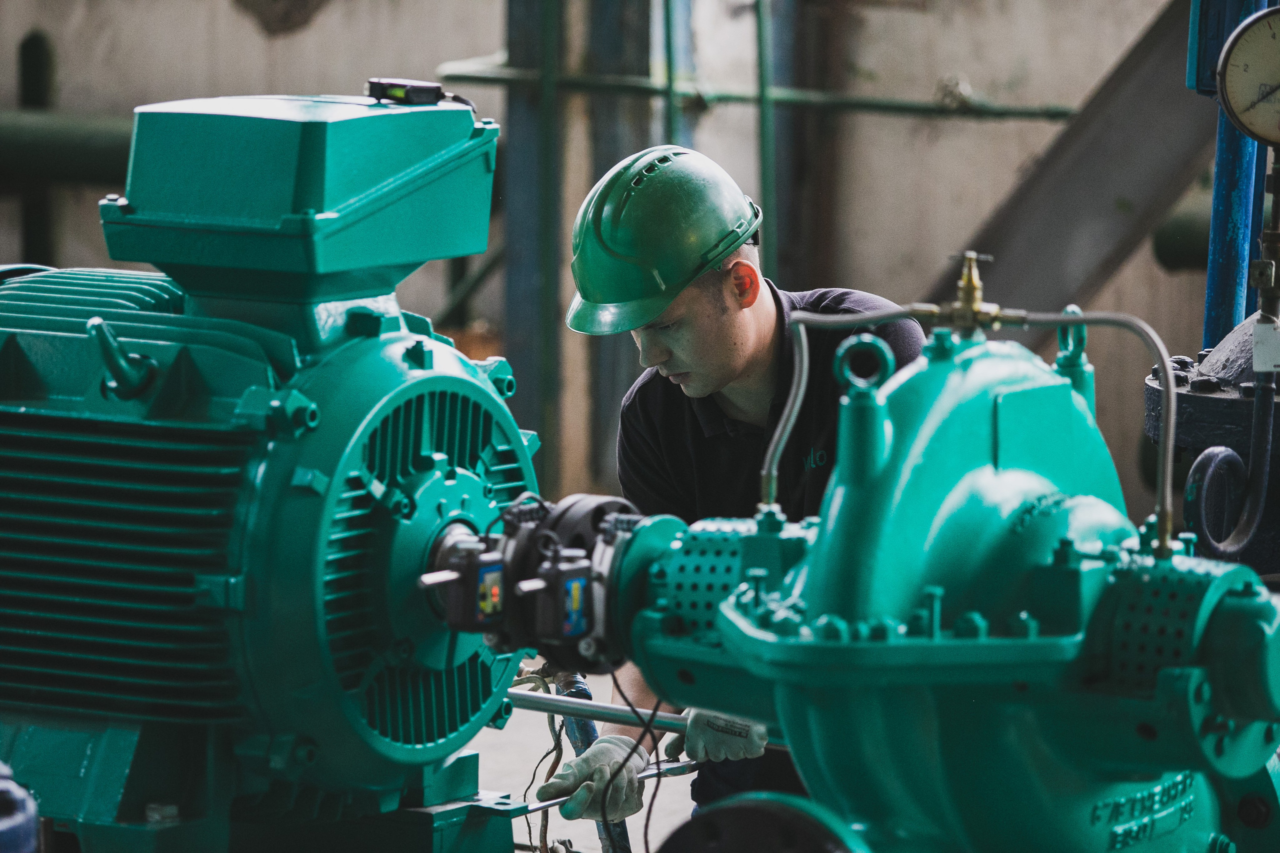 Производственный портрет для корпоративного сайта на заказ. Рекламный и коммерческий фотограф | Георгий Романов