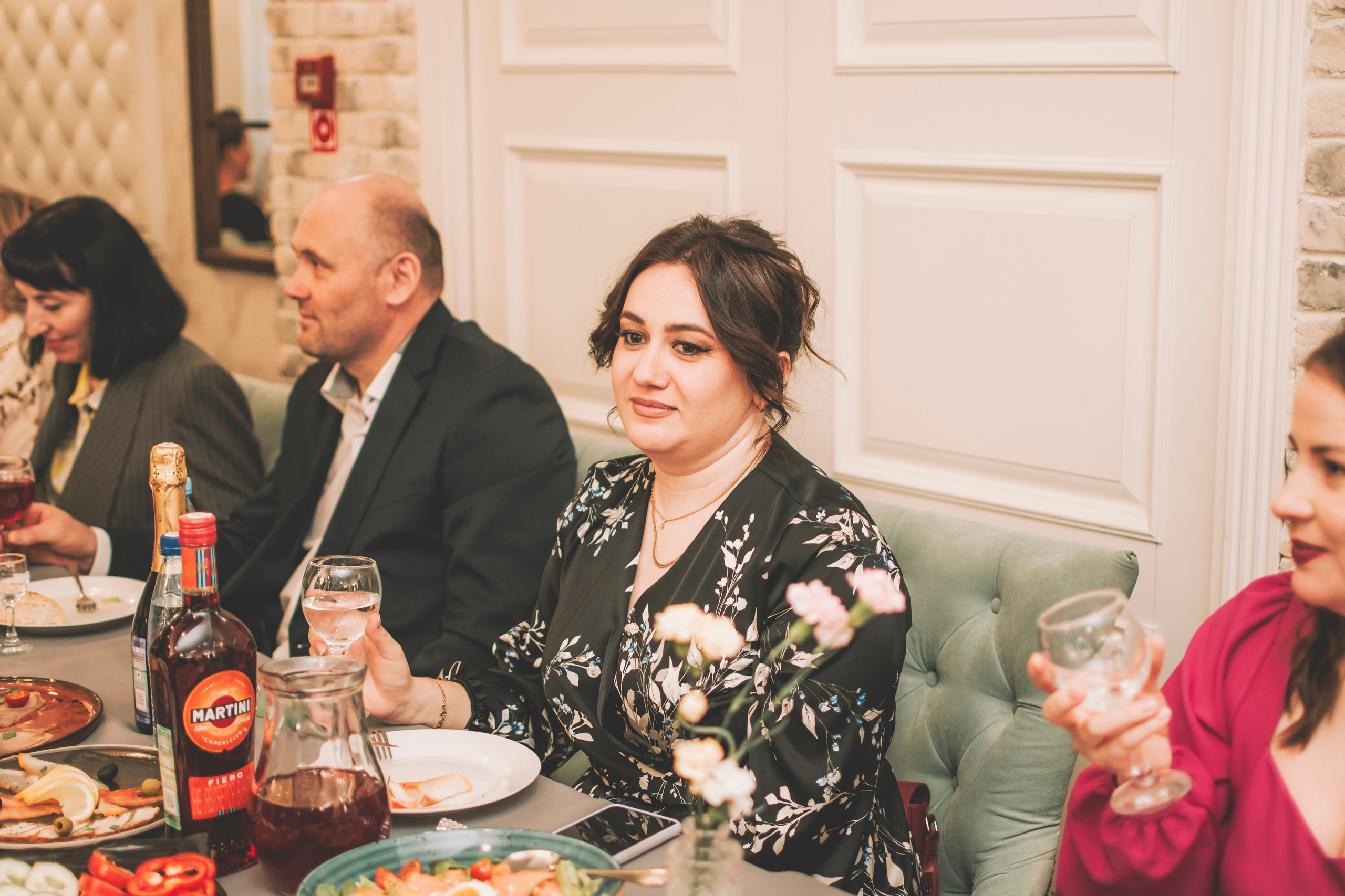 26.04.2025 (Фотосессия, роспись в Онии + фото с банкета). Семейный и свадебный фотограф Губкинский и Ставрополь