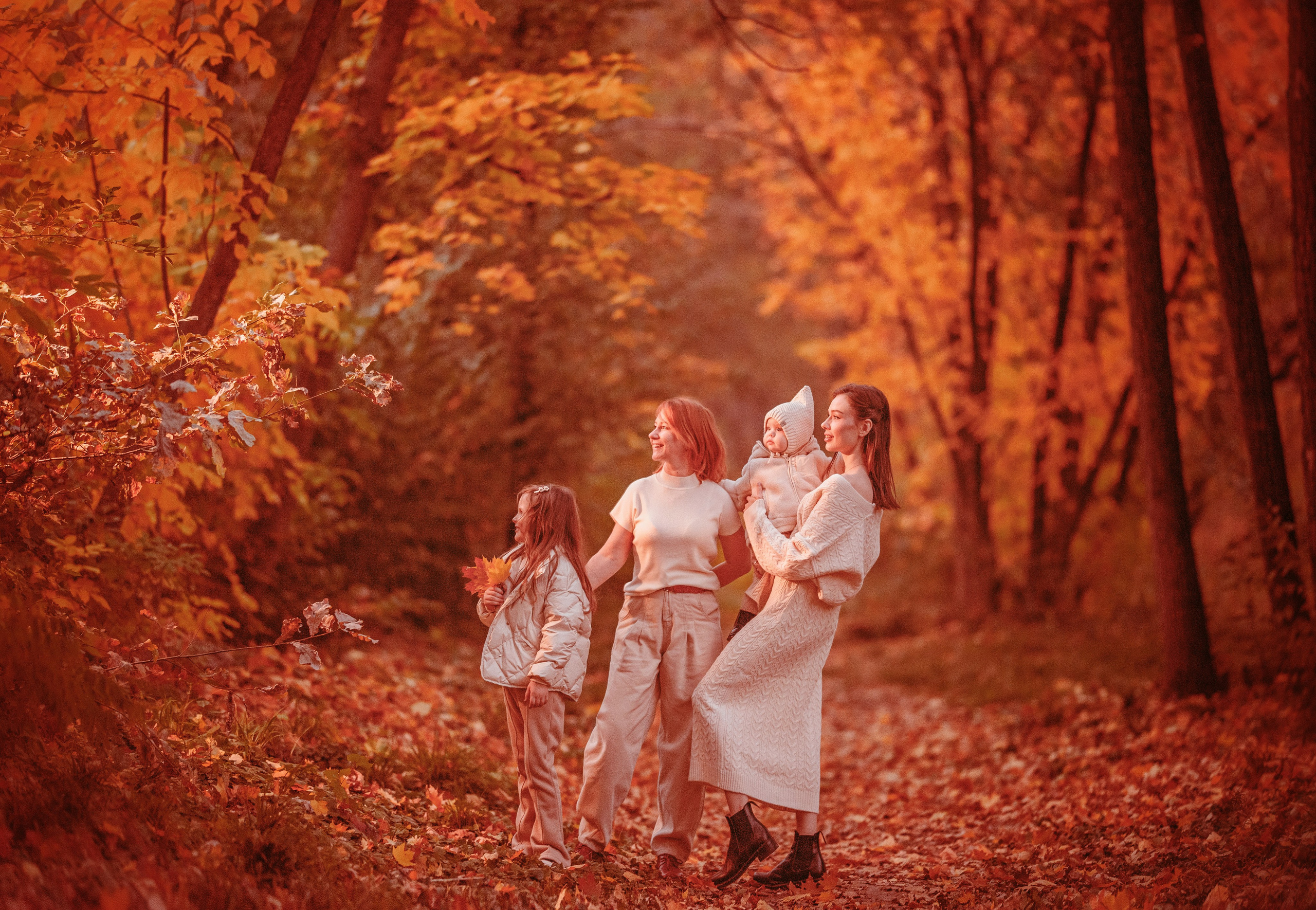 Семейная фотопрогулка в Алматы. Фотограф в Алматы Новгородская Мария